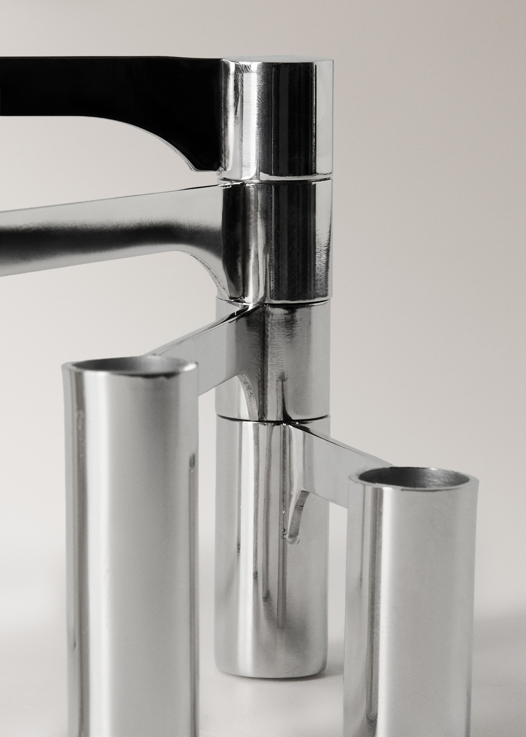 Multiple aluminum candlestick - Details of the article 3, Silver. Ref: 27003316-00.