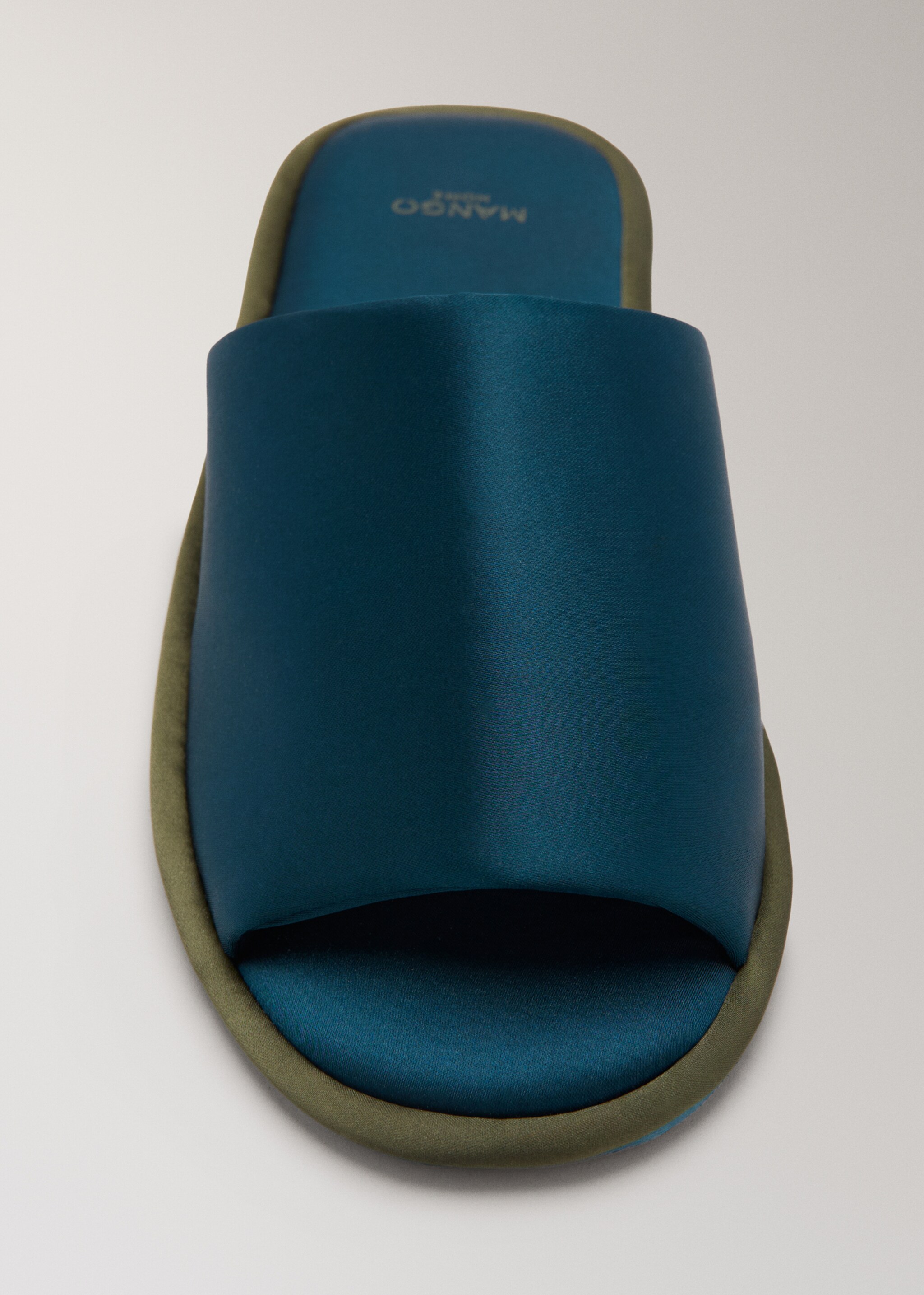 Satin trainers with contrast piping - Details of the article 2, Dark Navy. Ref: 27003324-00.