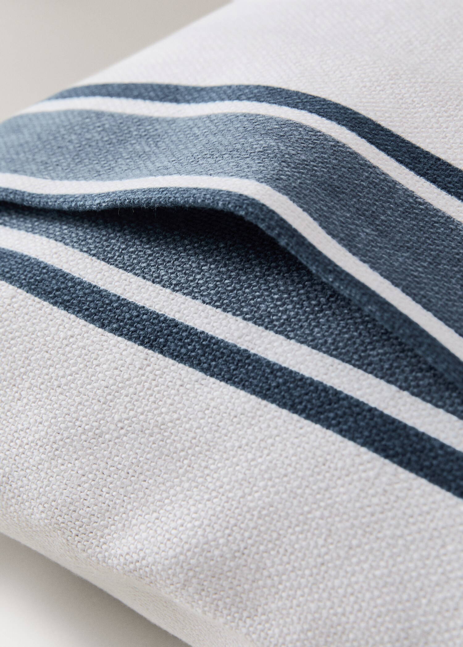 Randigt kuddfodral i bomull med två färger 30 x 50 cm - Detaljer om artikeln 2