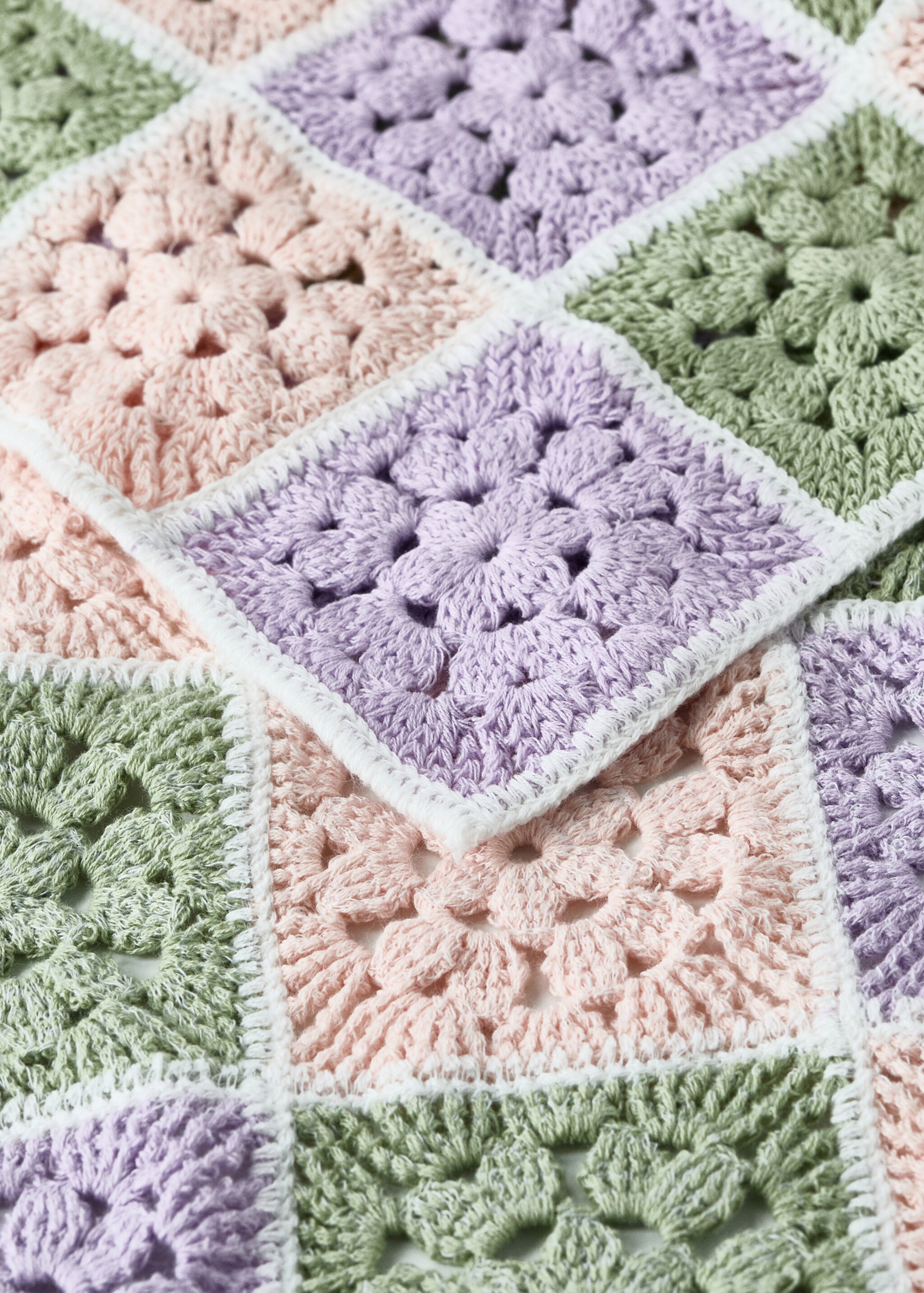 Crochet cotton baby blanket - Details of the article 2, Lilac. Ref: 27003334-00.