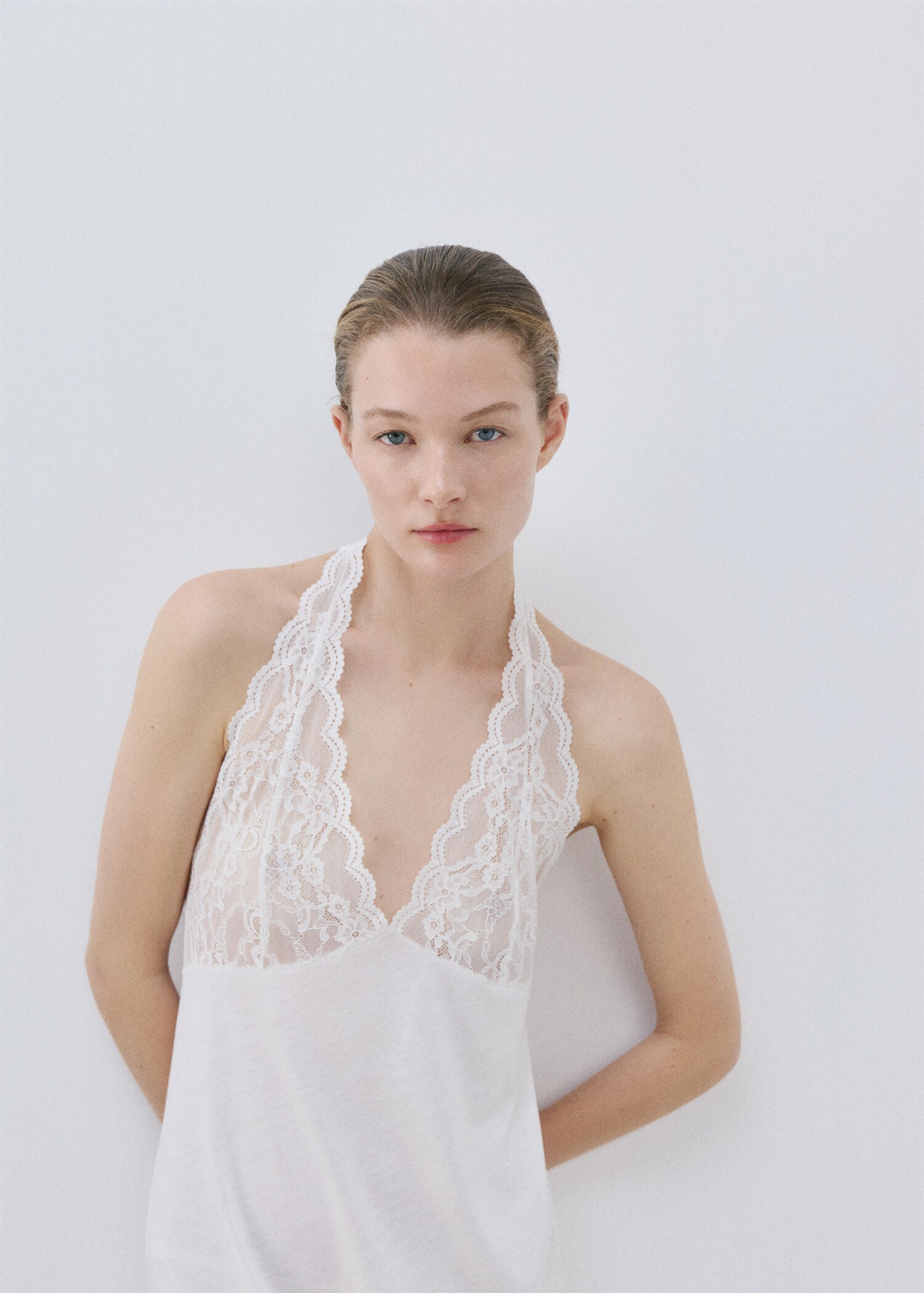 Lace nightdress with back scoop neckline - Details of the article 1