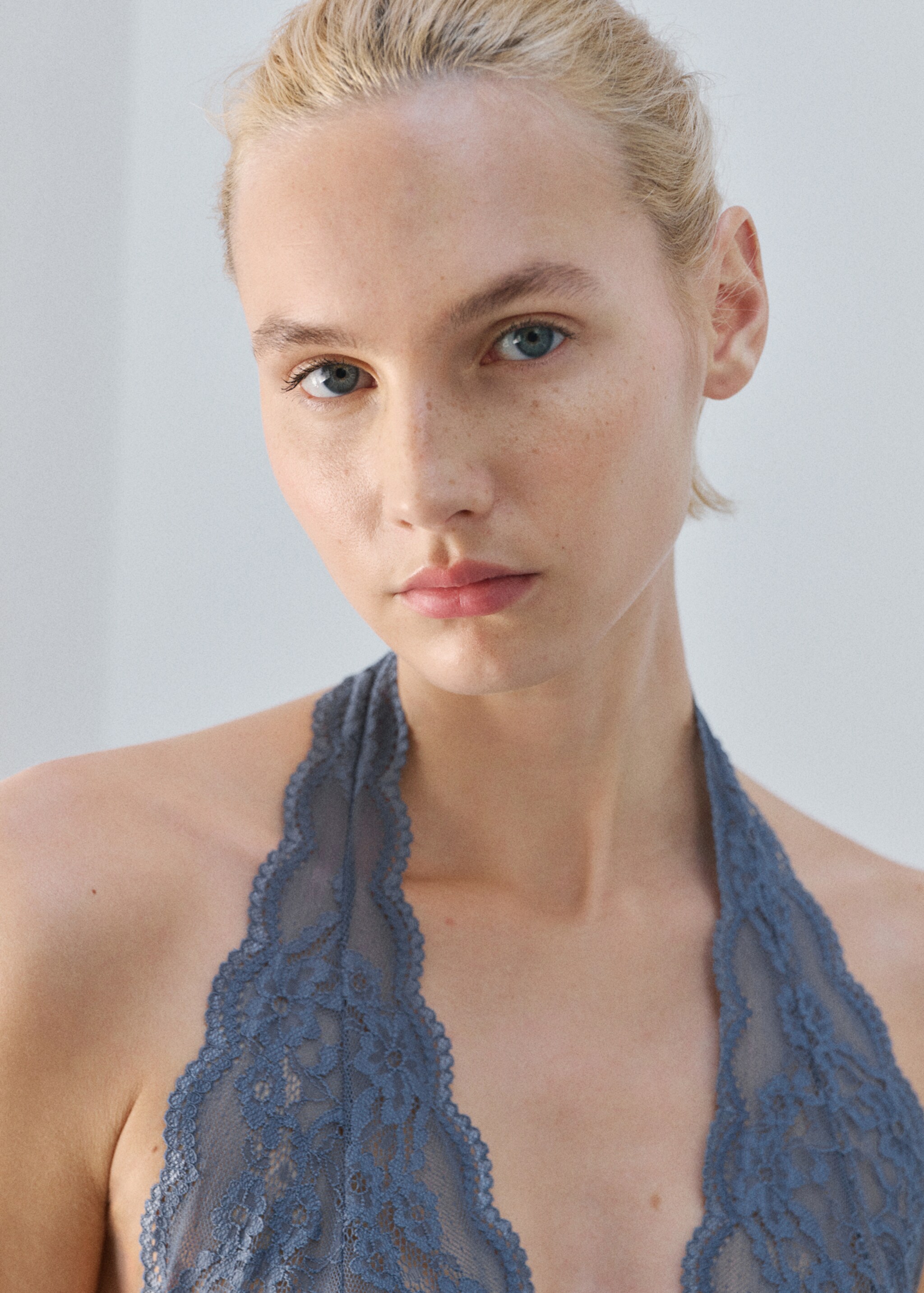 Lace nightdress with back scoop neckline - Details of the article 1, Blue. Ref: 27003337-00.