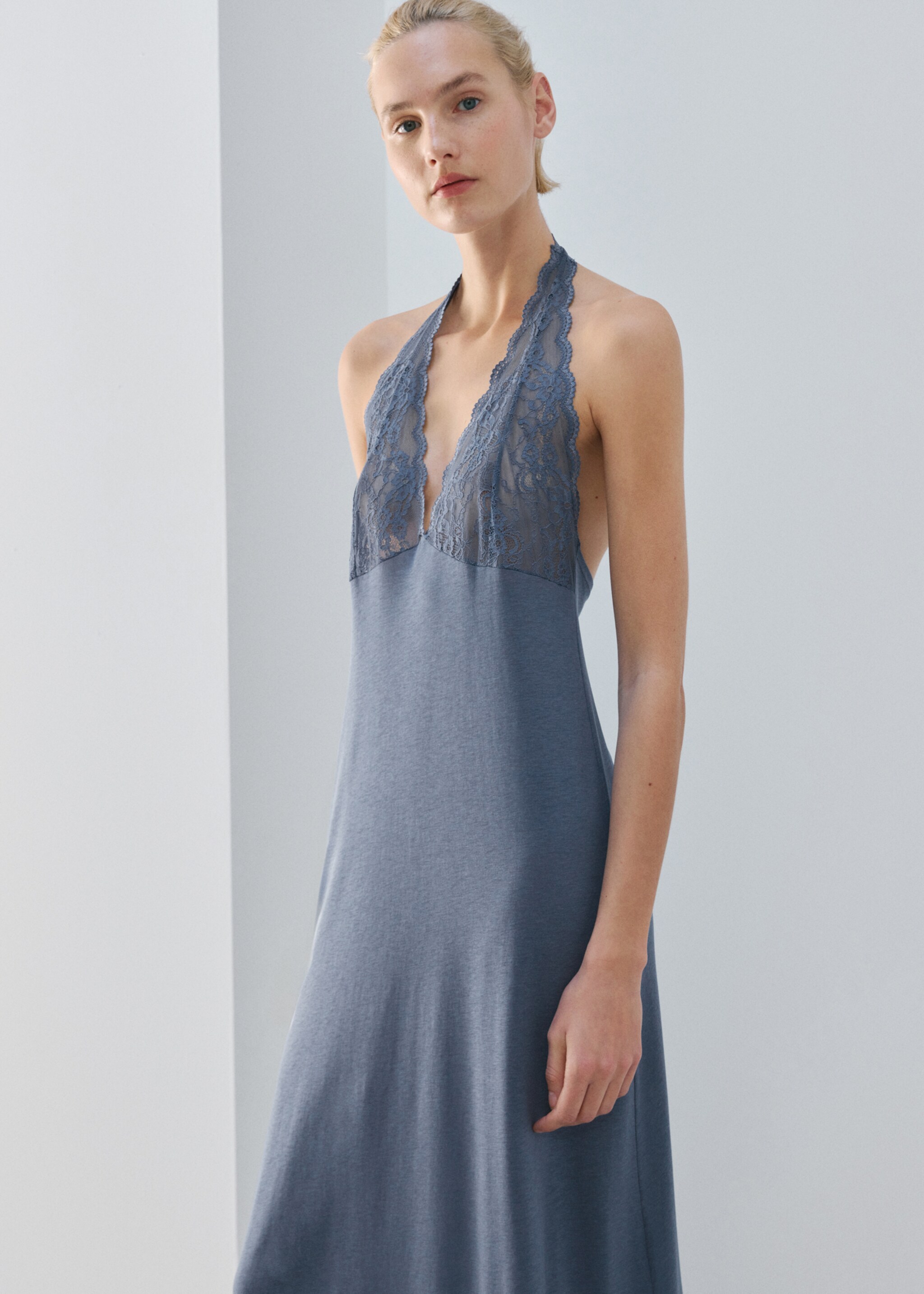 Lace nightdress with back scoop neckline - Details of the article 2, Blue. Ref: 27003337-00.
