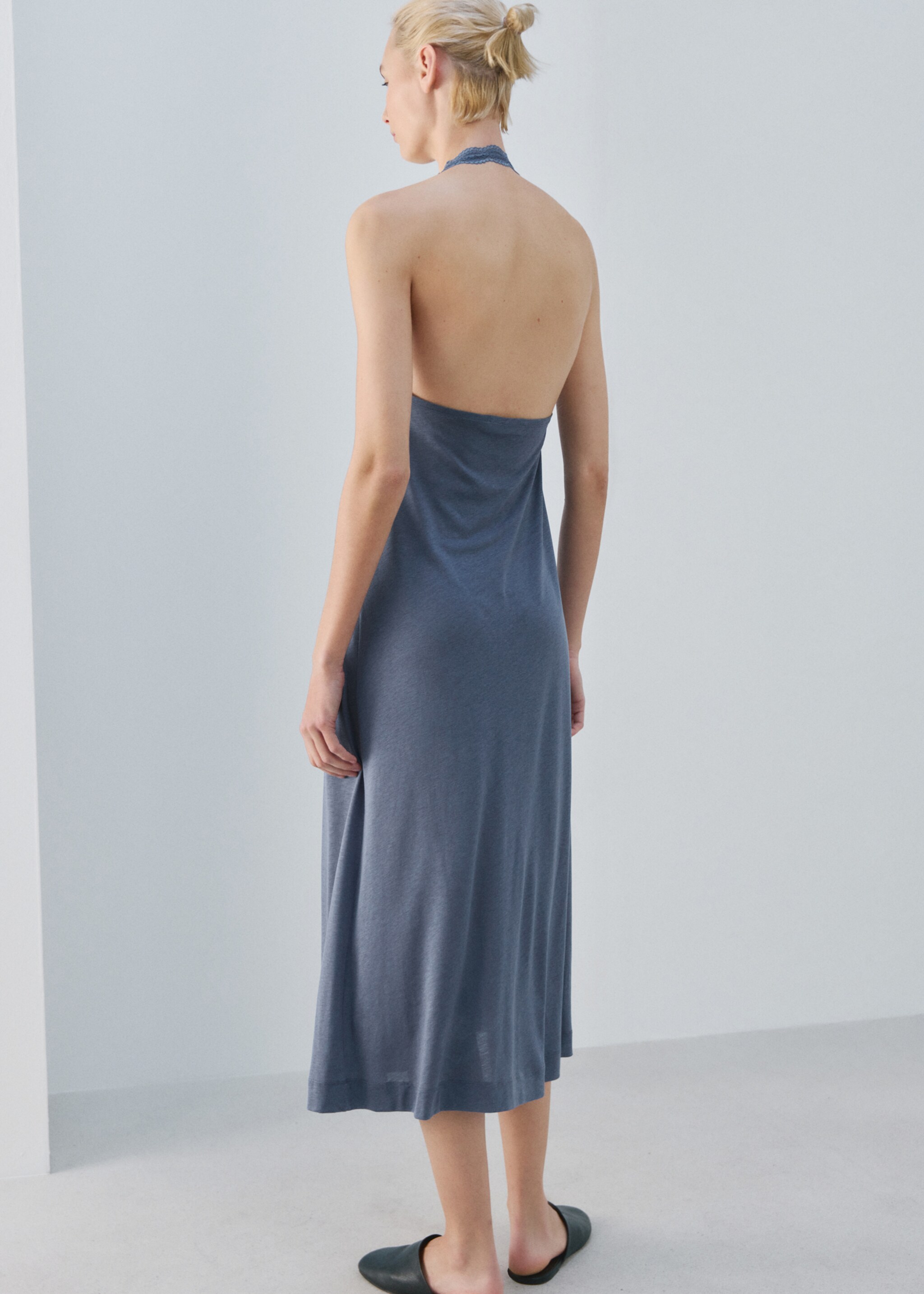Lace nightdress with back scoop neckline - Reverse of the article, Blue. Ref: 27003337-00.