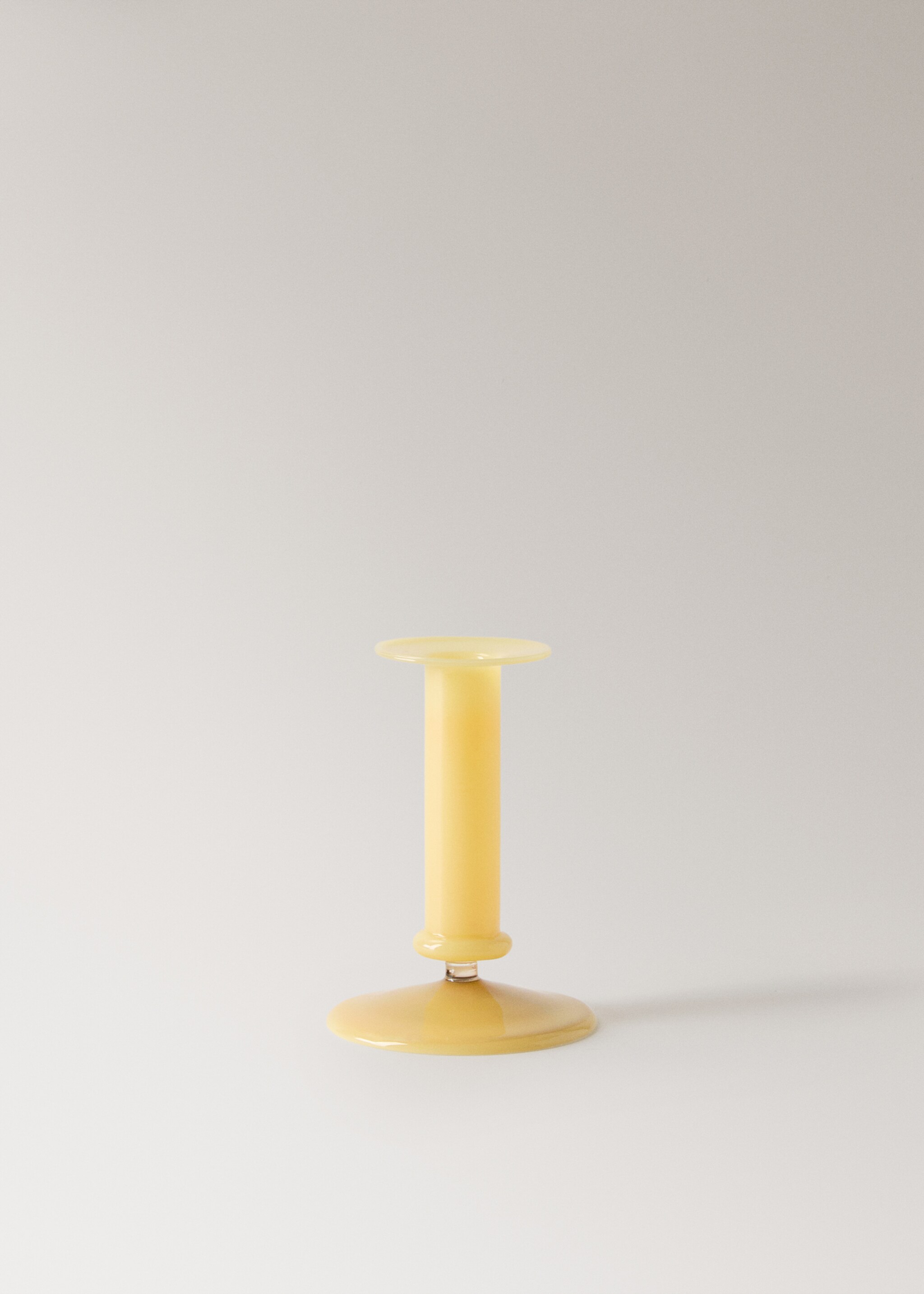 Μεσαίου μεγέθους κηροπήγιο από βοροπυριτικό γυαλί σε χρώμα - Προϊόν χωρίς μοντέλο, Ώχρα. Ref: 27003339-00.