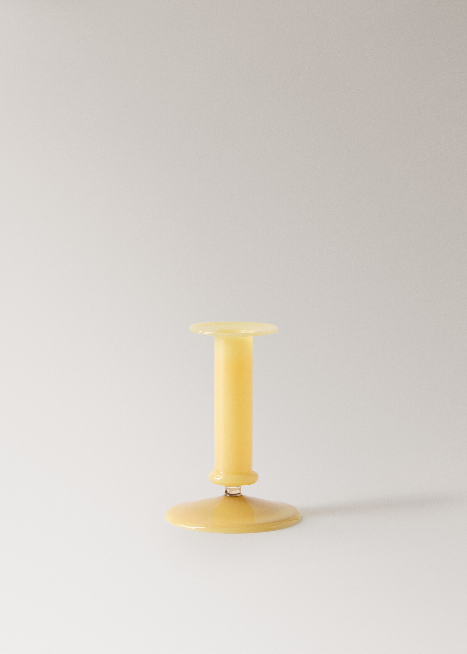 Μεσαίου μεγέθους κηροπήγιο από βοροπυριτικό γυαλί σε χρώμα - Προϊόν χωρίς μοντέλο