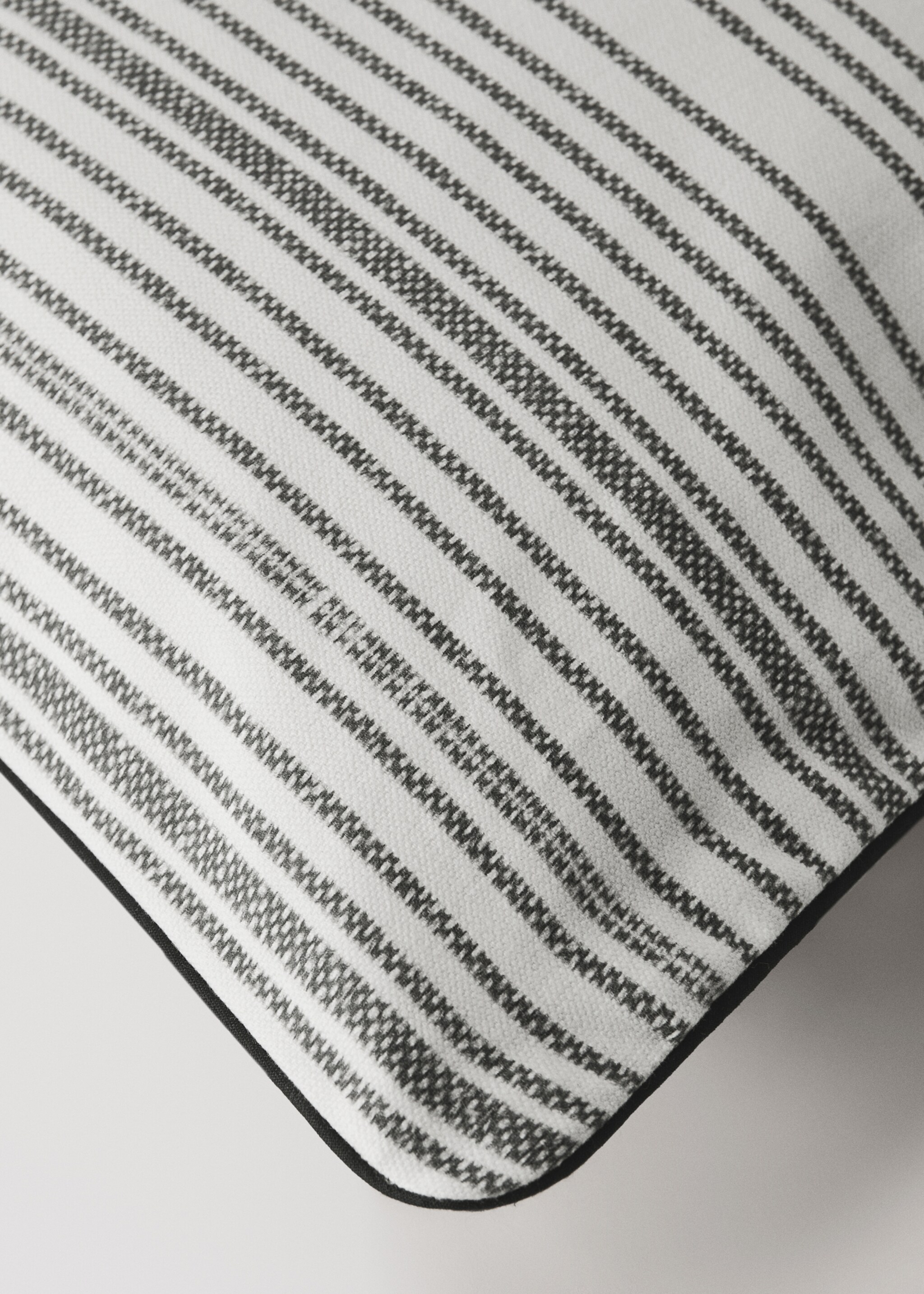 Irregular striped cotton cushion cover 45x45cm - Details of the article 1, Charcoal. Ref: 27003350-00.