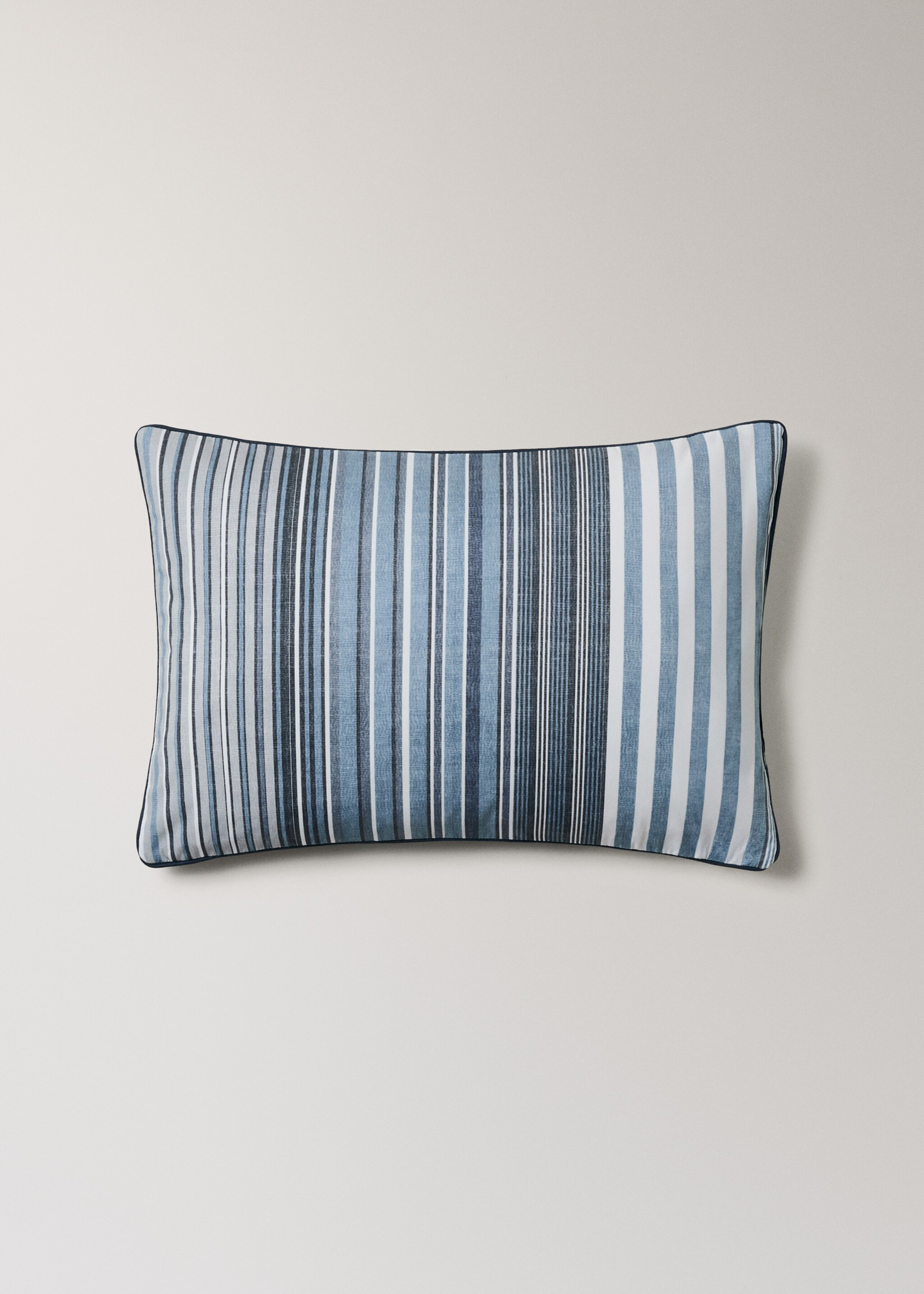 Kissenbezug aus Baumwolle mit Streifen, Größe 40x60 cm - Artikel ohne Model, Indigoblau. Ref: 27003351-00.