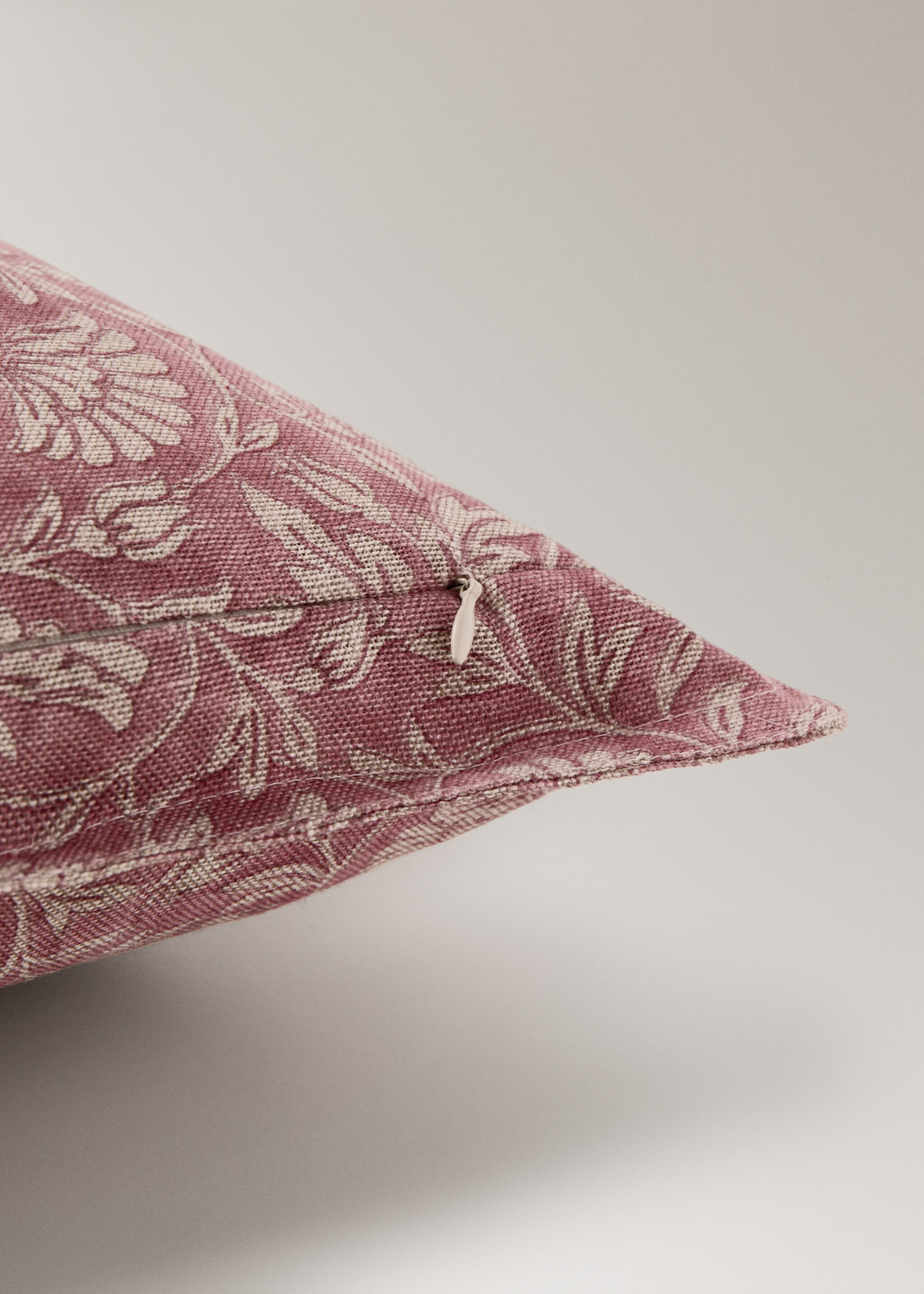 Floral cotton linen cushion cover 40x60cm - Details of the article 2, Medium Pink. Ref: 27003356-00.