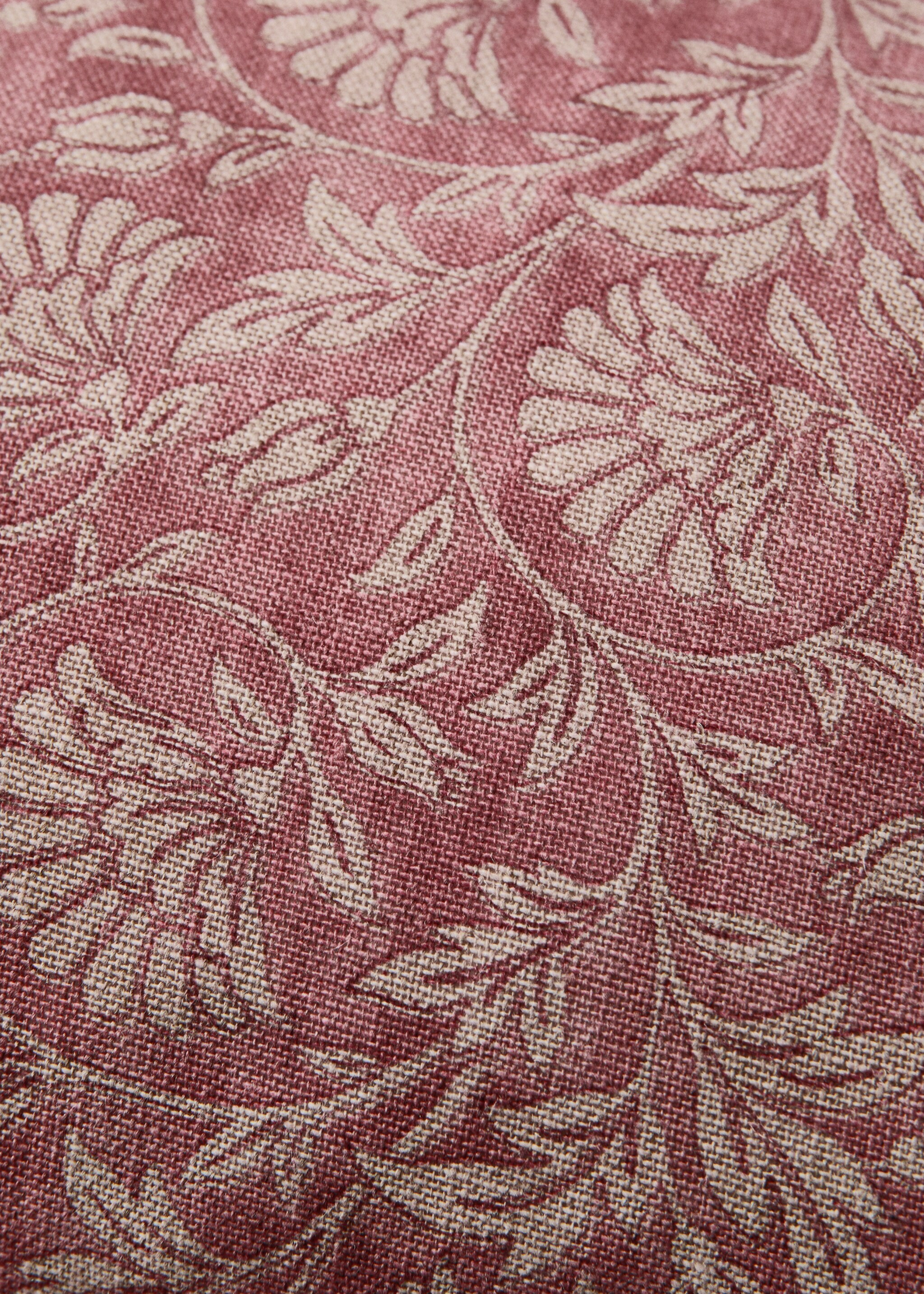 Floral cotton linen cushion cover 40x60cm - Details of the article 3, Medium Pink. Ref: 27003356-00.