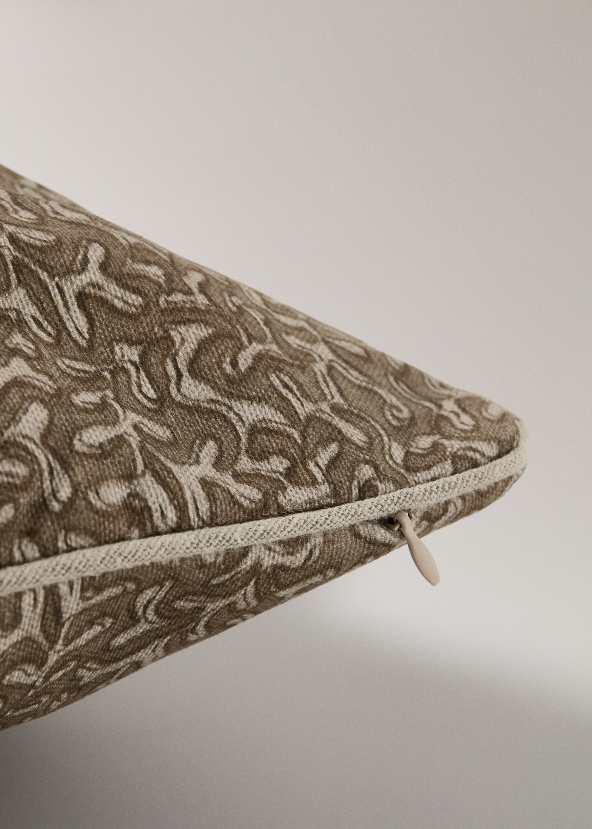 Natural printed cotton cushion cover 50x50 cm - Details of the article 2, Burnt Orange. Ref: 27003369-00.