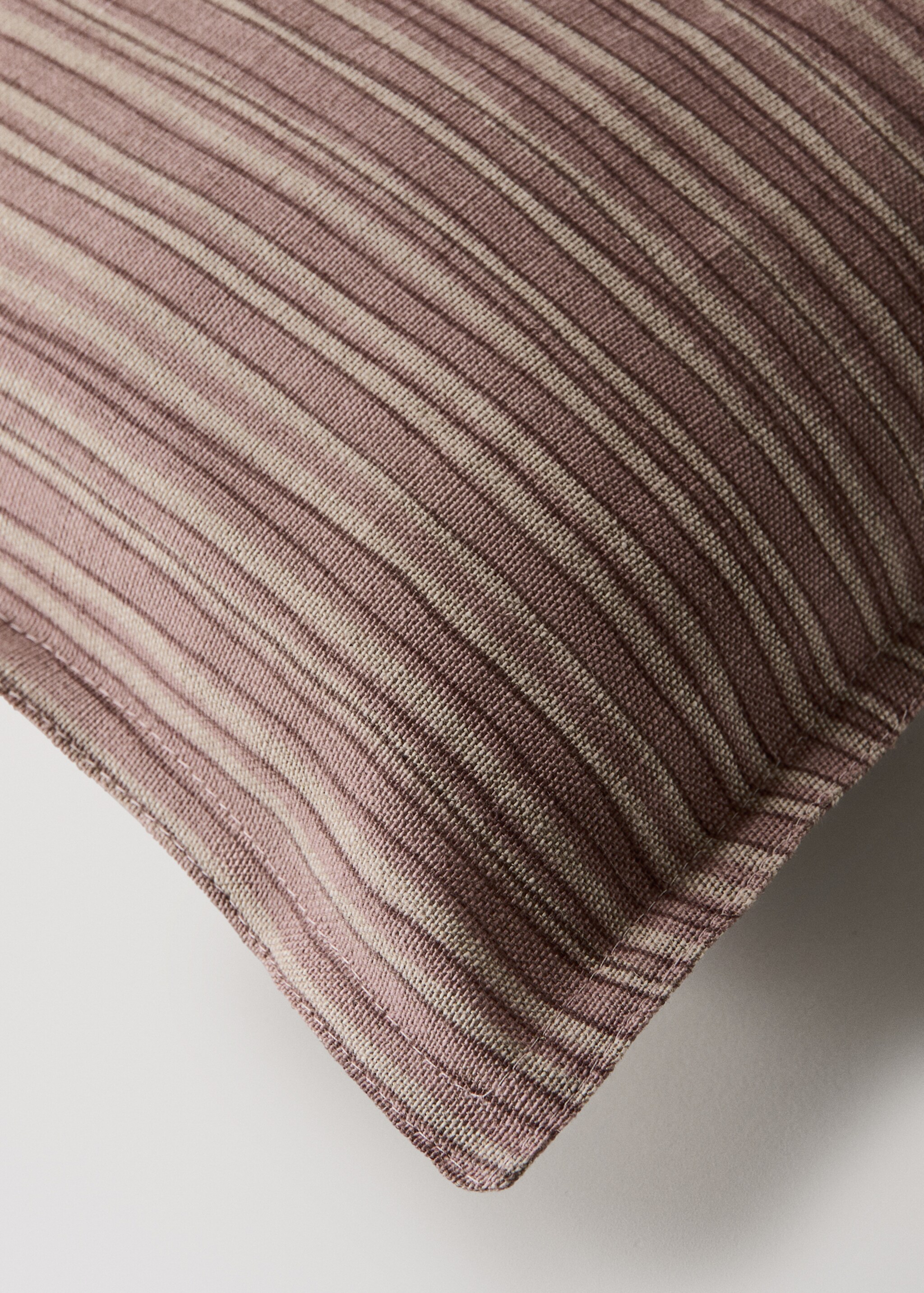Linen-cotton cushion cover with thin stripes 40 x 60 cm - Details of the article 1, Pink. Ref: 27003370-00.