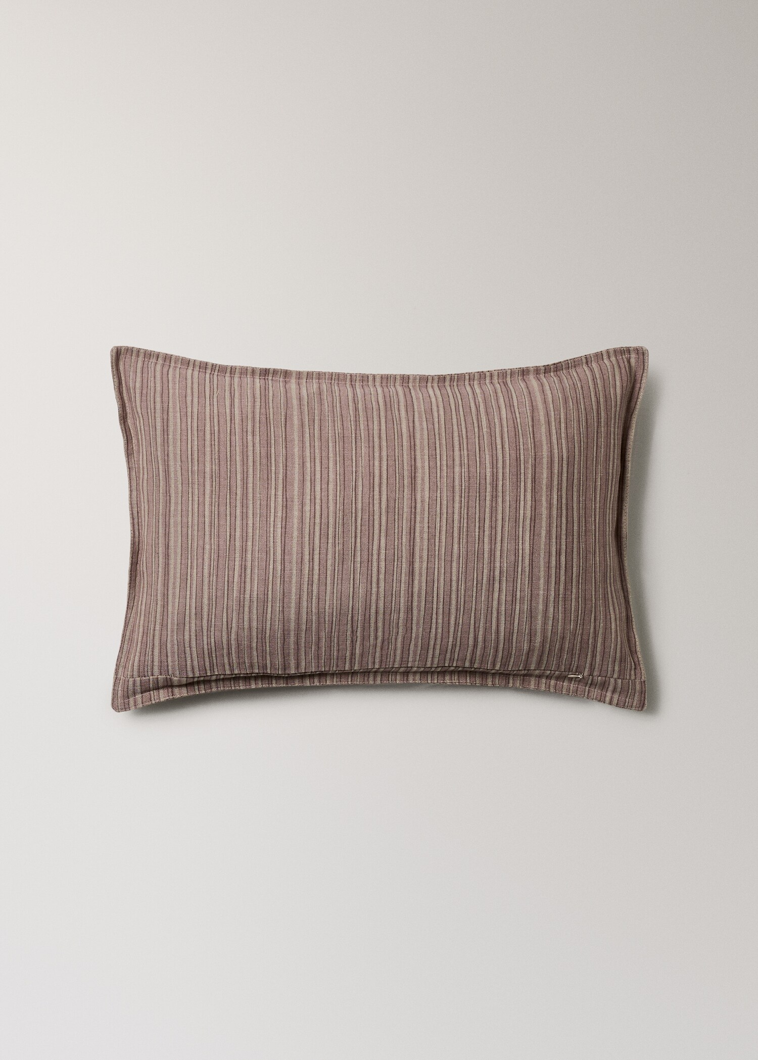 Linen-cotton cushion cover with thin stripes 40 x 60 cm - Details of the article 4