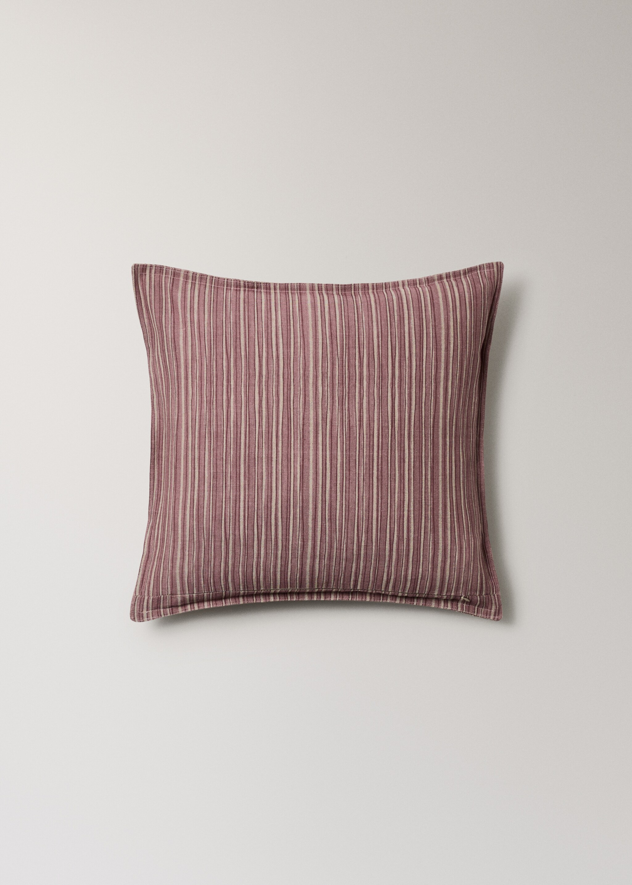 Linen-cotton cushion cover with thin stripes 50 x 50 cm - Details of the article 4, Medium Pink. Ref: 27003371-00.