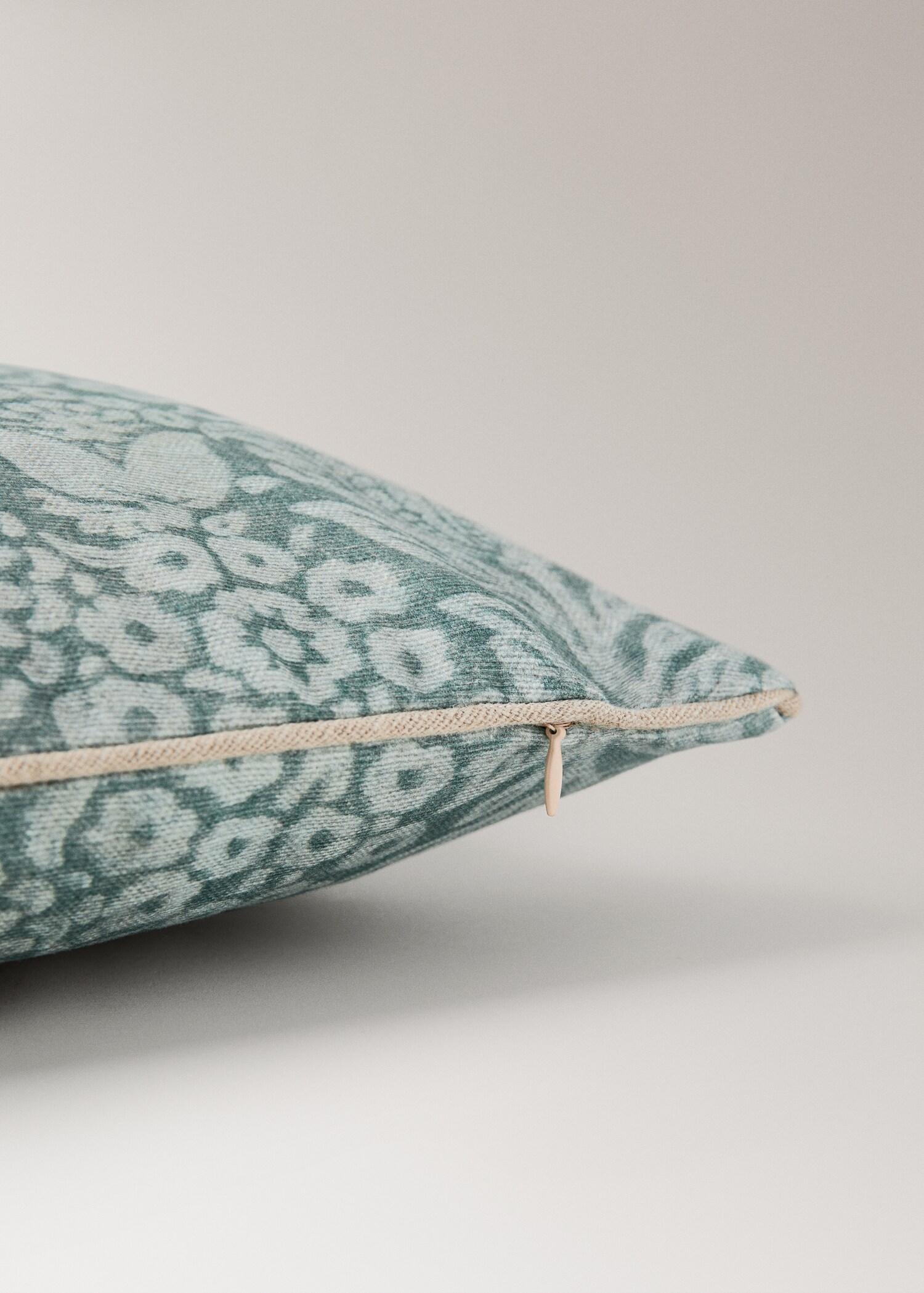 Cushion case bukala - Details of the article 2