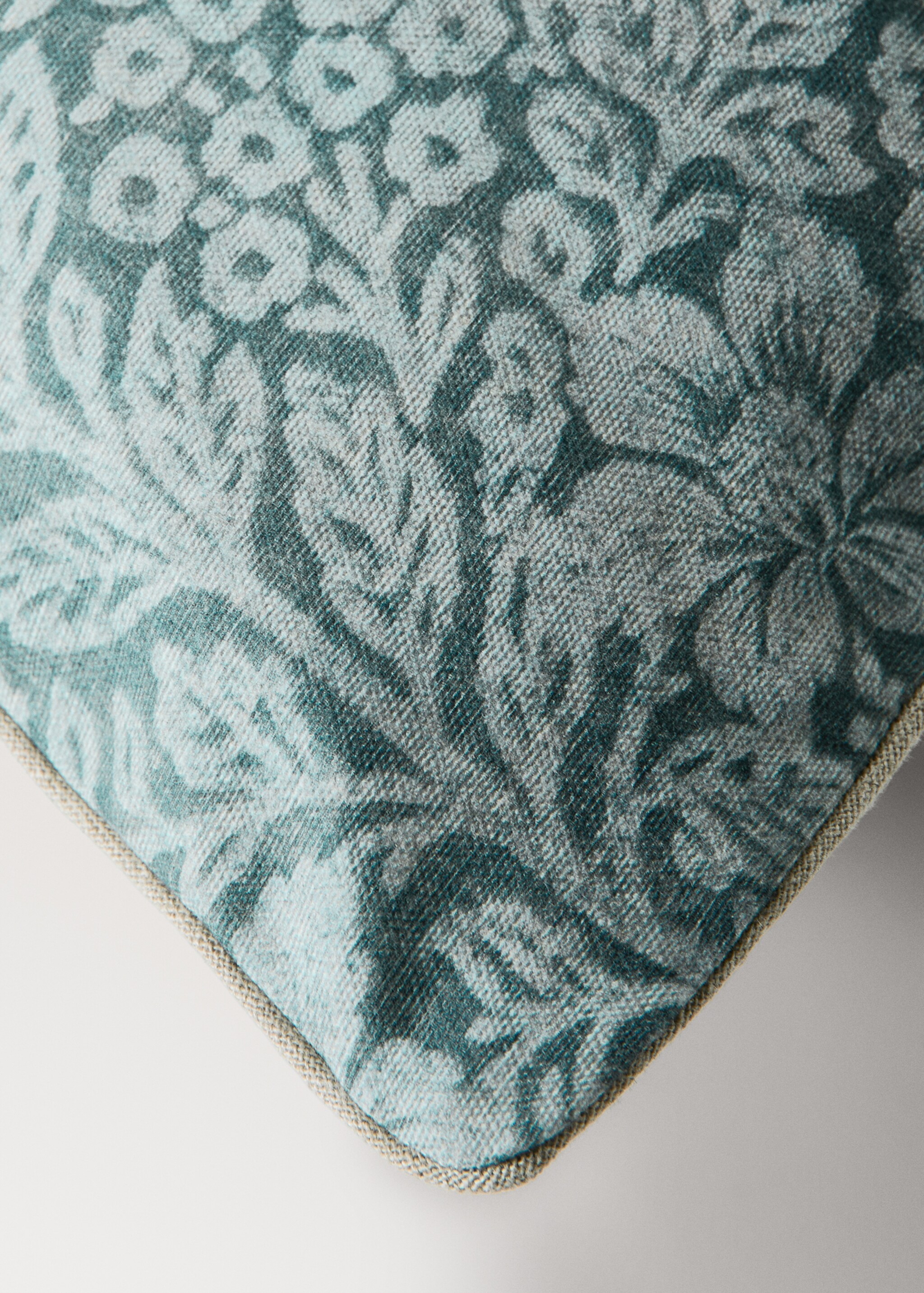 Floral cotton cushion cover 50x50cm - Details of the article 1, Blue. Ref: 27003373-00.