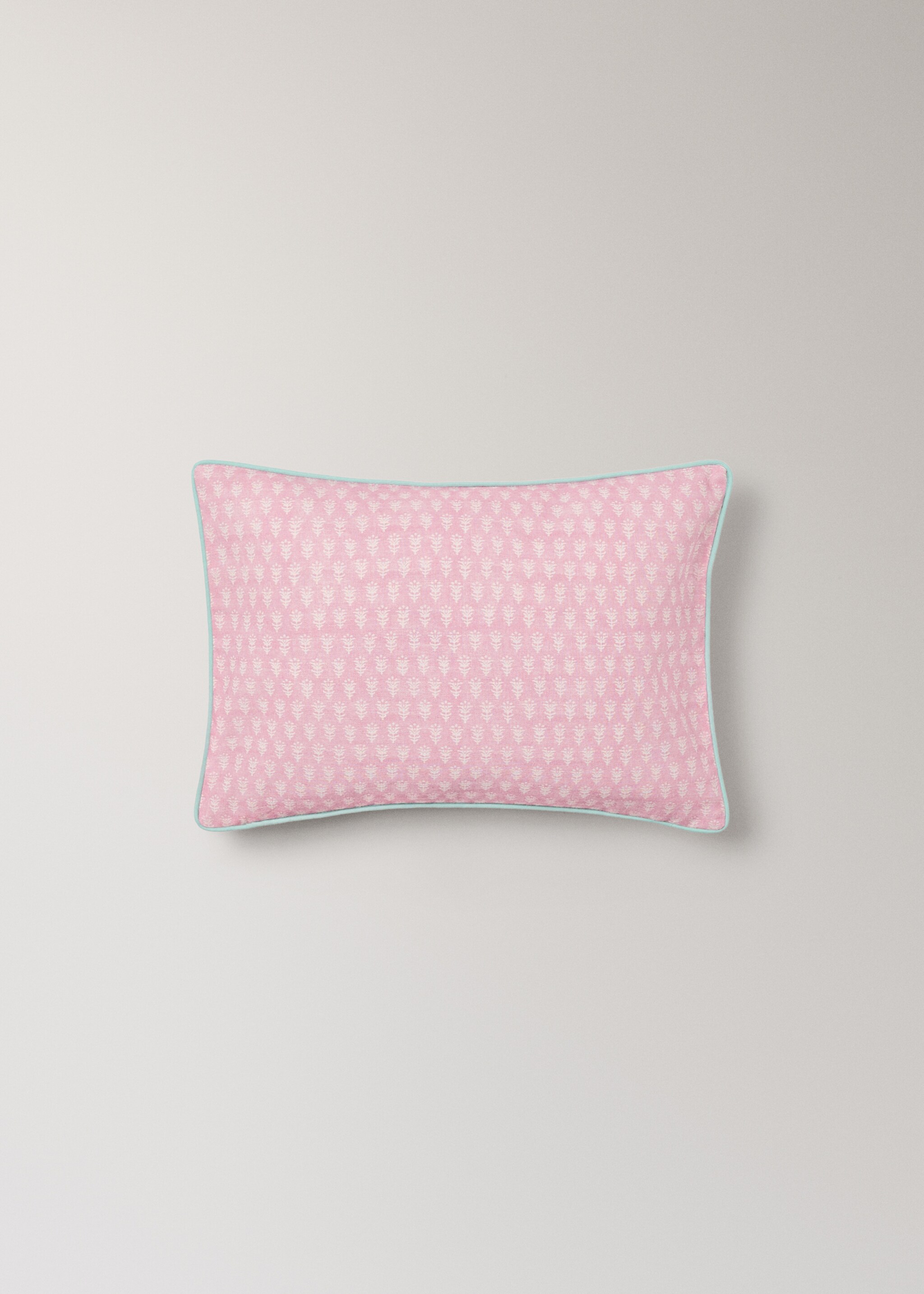 Children's cushion cover in cotton-linen blend with floral design 30x40 - Details of the article 4, Lilac. Ref: 27003389-00.