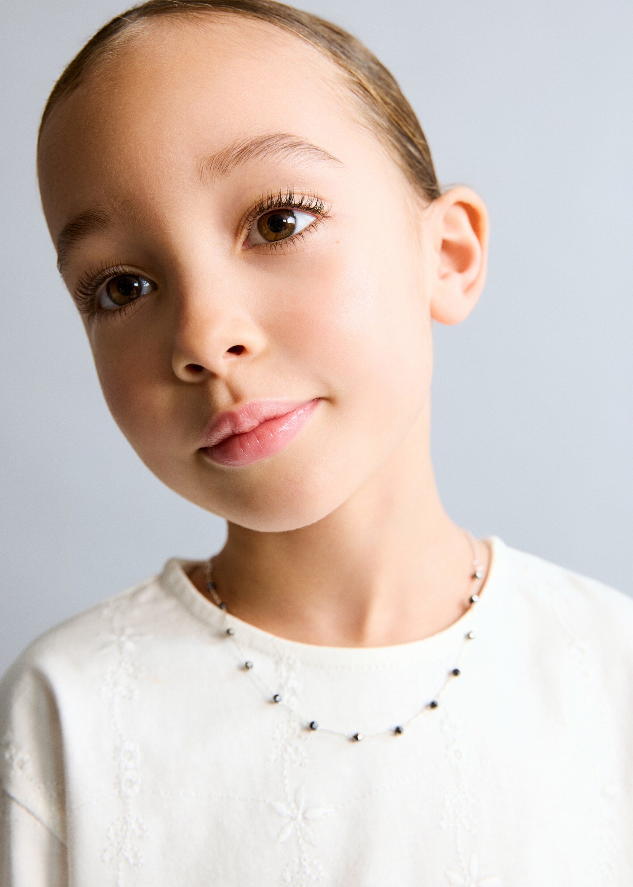 T-shirt détails brodés - Détail de l'article 1, Blanc cassé. Ref: 27003724-00.