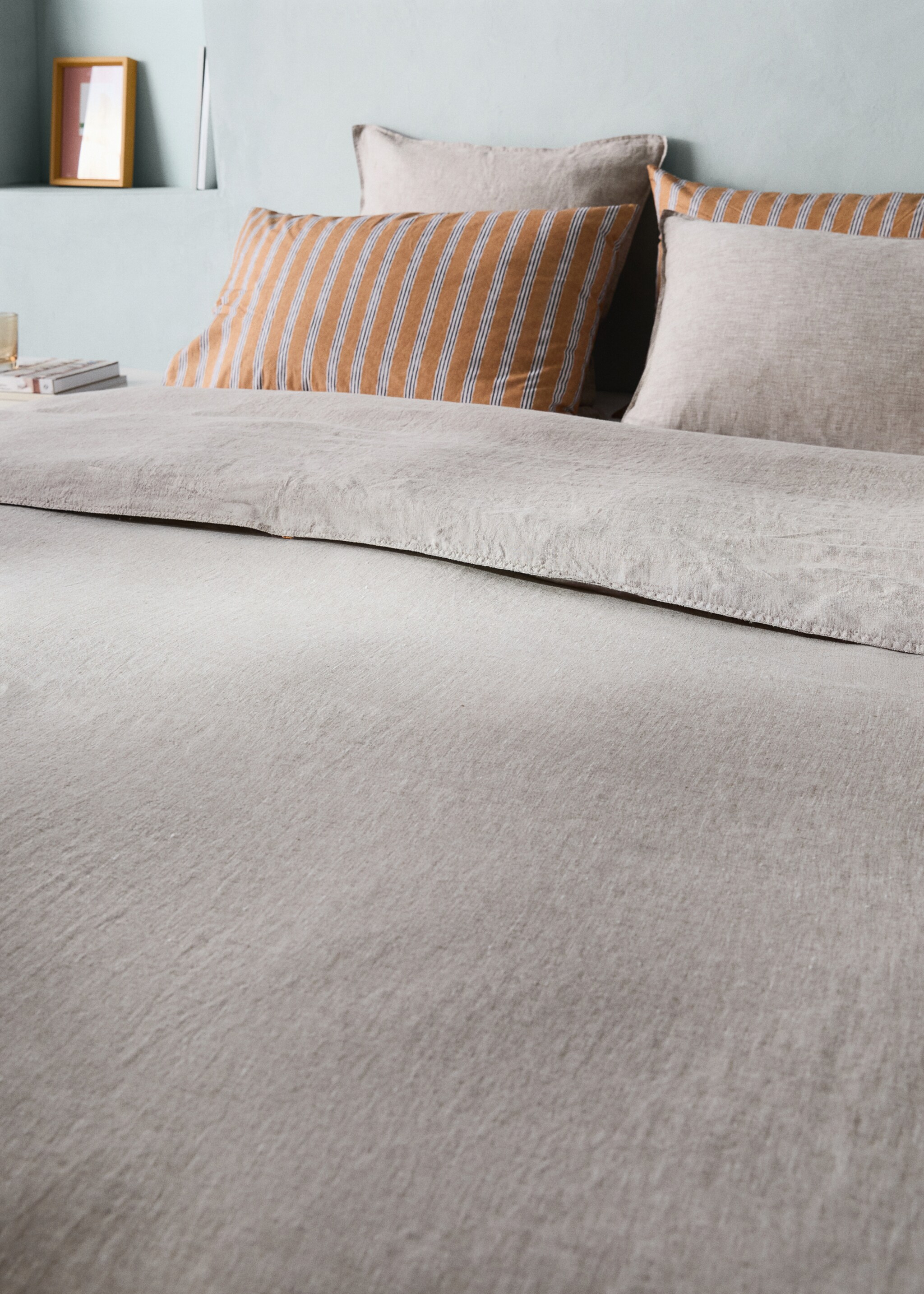 Linen yarn-dyed duvet cover Bed 180/200 cm - Details of the article 7, Tobacco Brown. Ref: 27003740-00.
