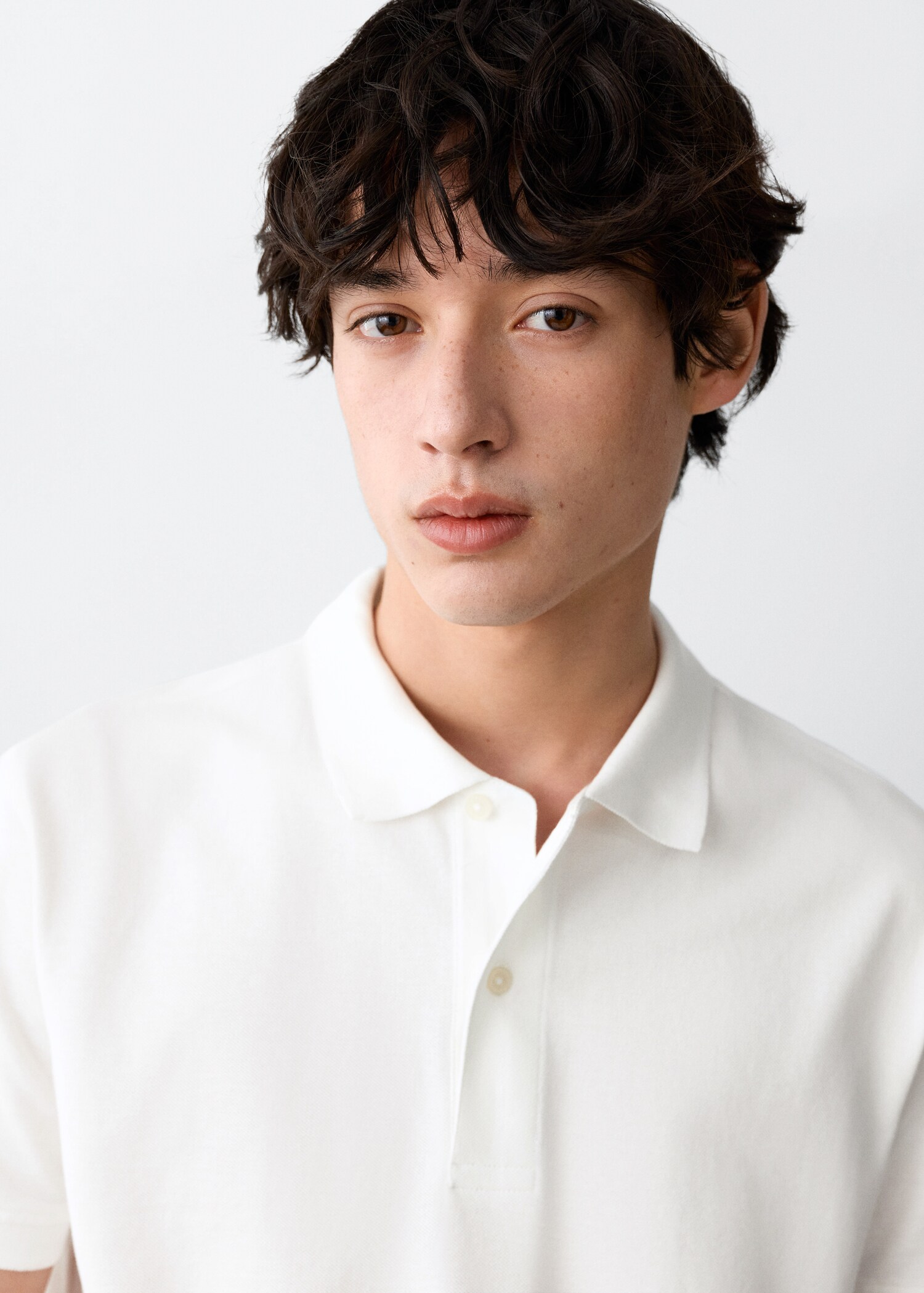 Short-sleeved cotton polo shirt - Details of the article 1