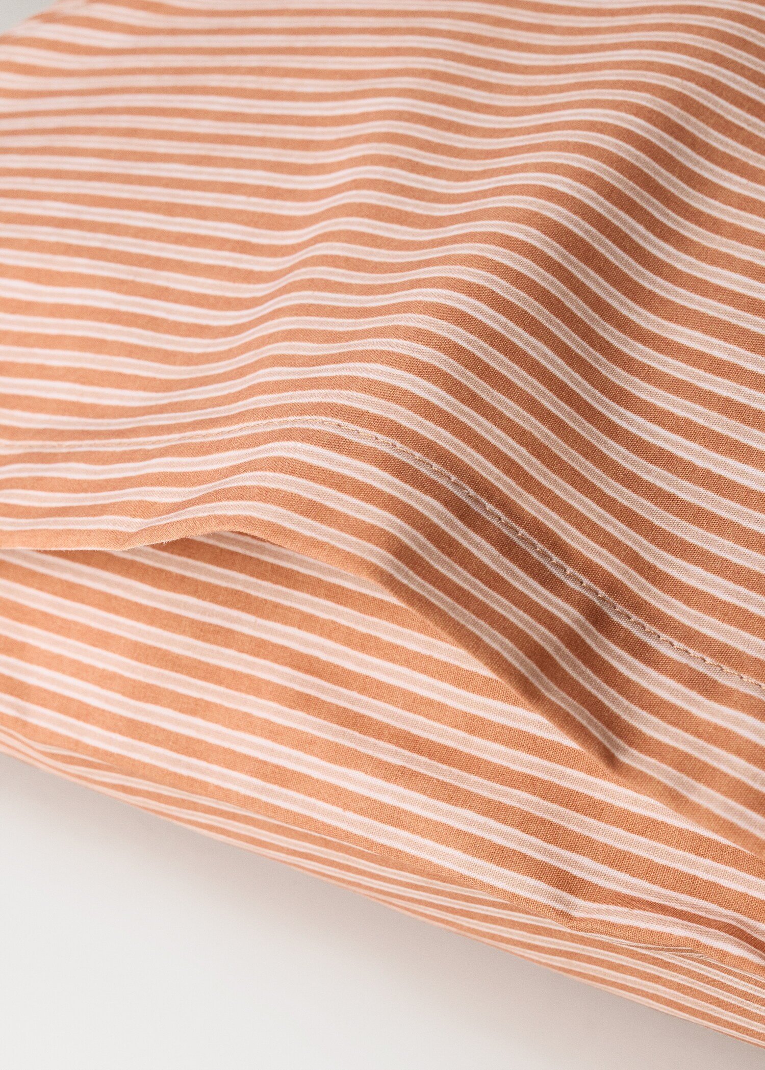 Children's pillowcase in cotton percale with stripes 50x75cm - Details of the article 2