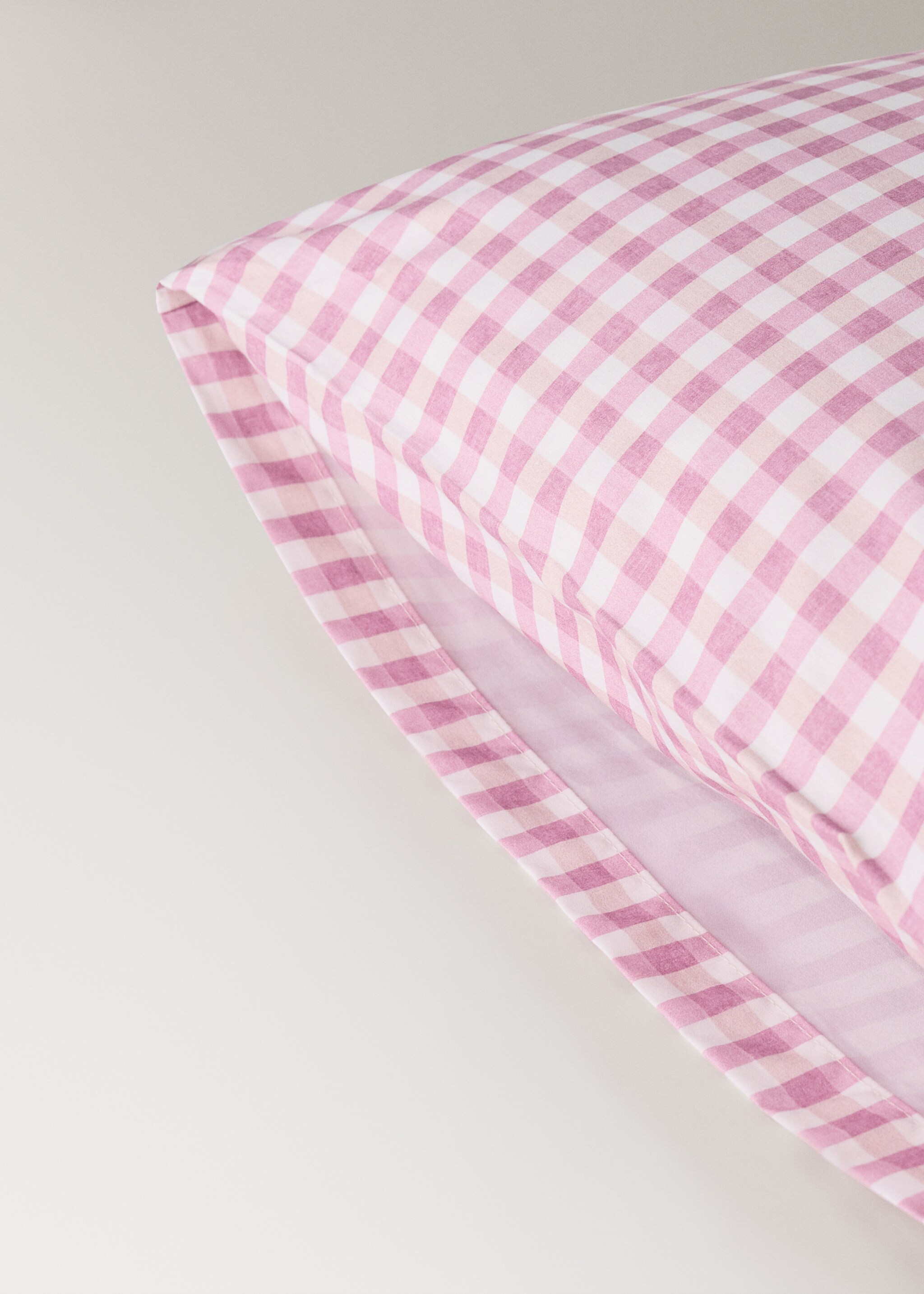 Gingham check cotton pillow cover 60x60 cm - Details of the article 2, Pink. Ref: 27004073-00.