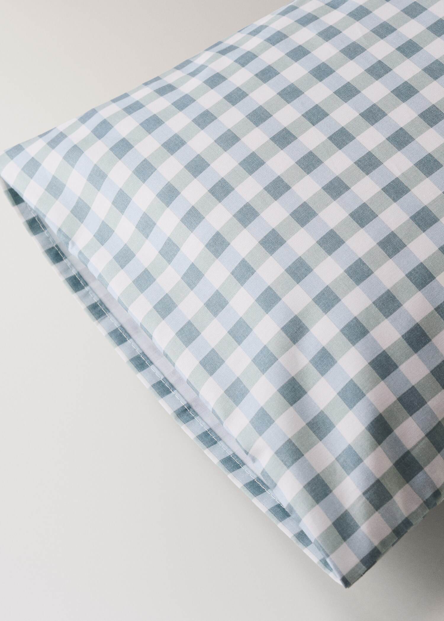 Cot bed pillowcase in Vichy check cotton - Details of the article 1