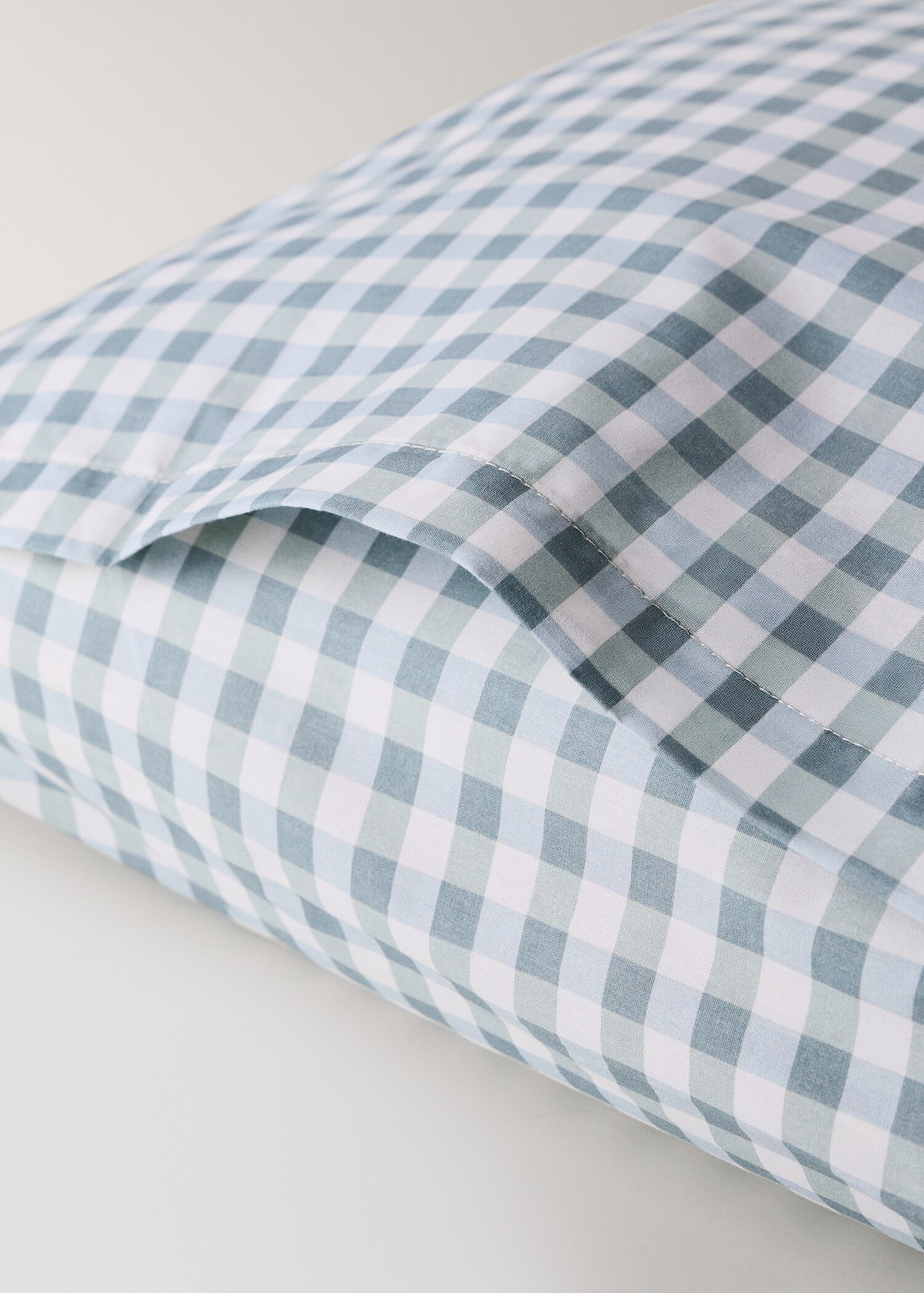 Cot bed pillowcase in Vichy check cotton - Details of the article 2