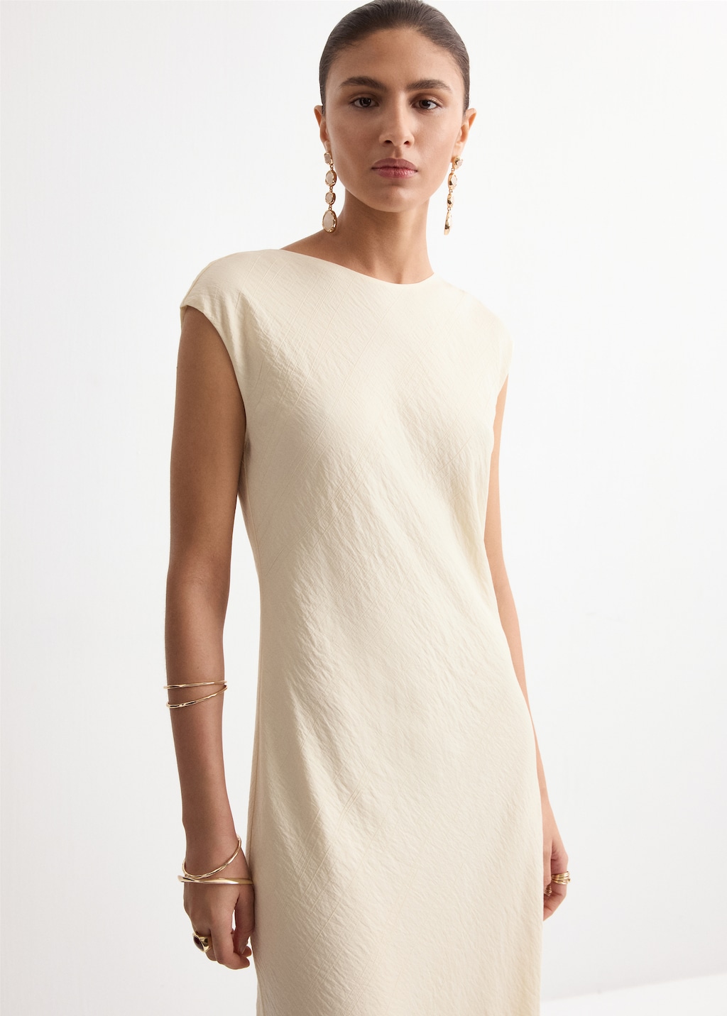 Open-back textured dress - image 3