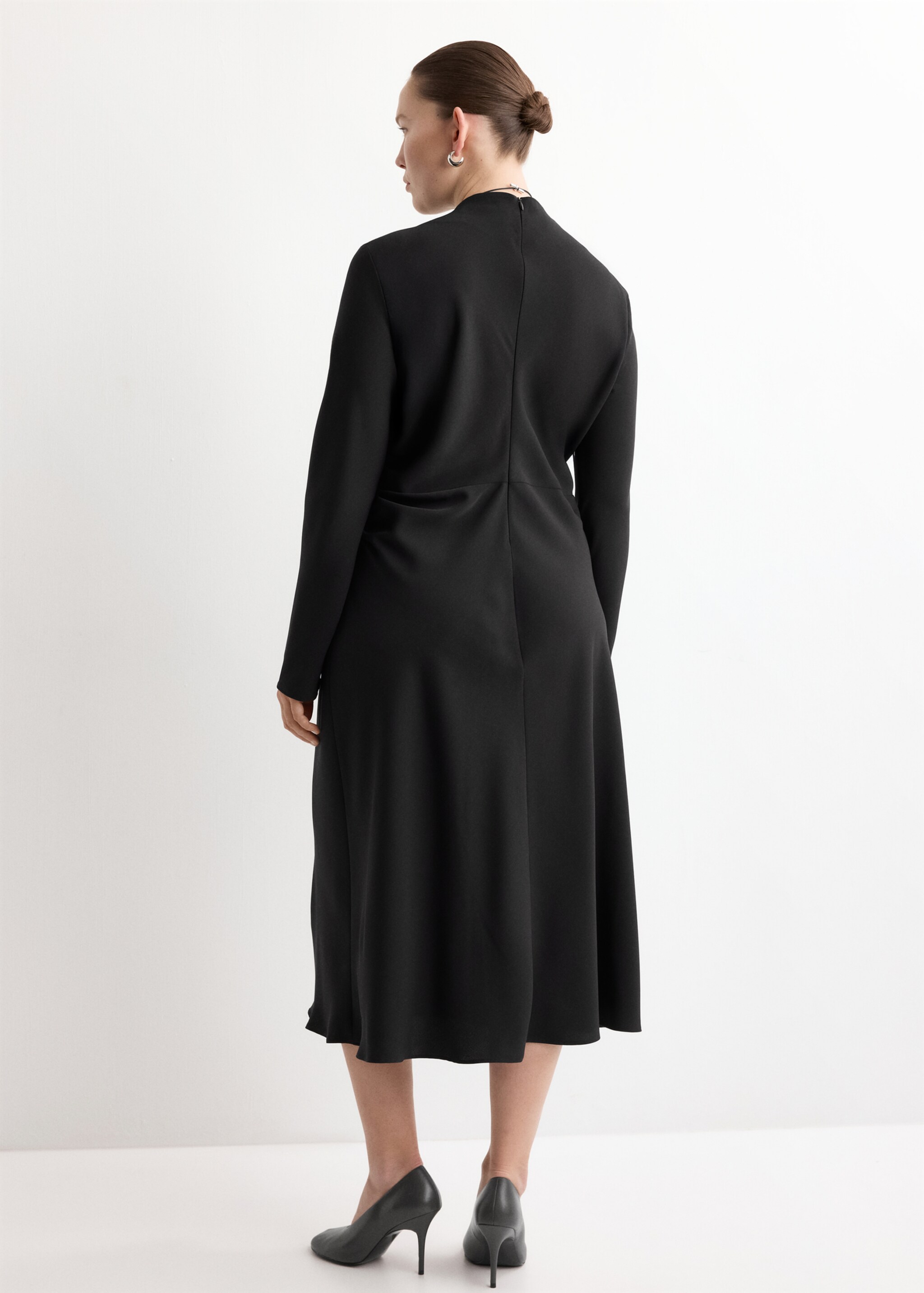 Ruched midi dress - Details of the article 4, Black. Ref: 27004097-00.
