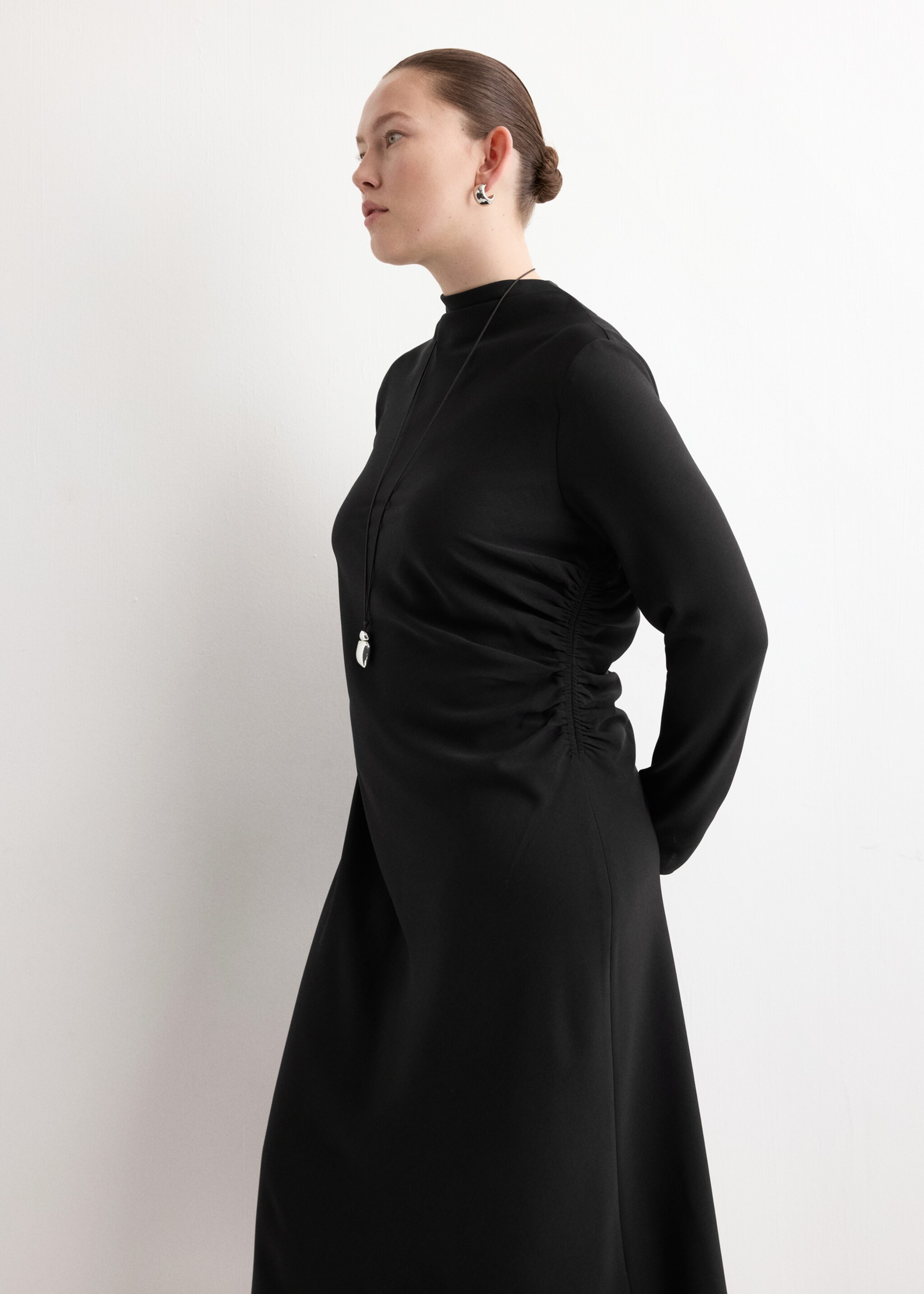 Ruched midi dress - Details of the article 5, Black. Ref: 27004097-00.