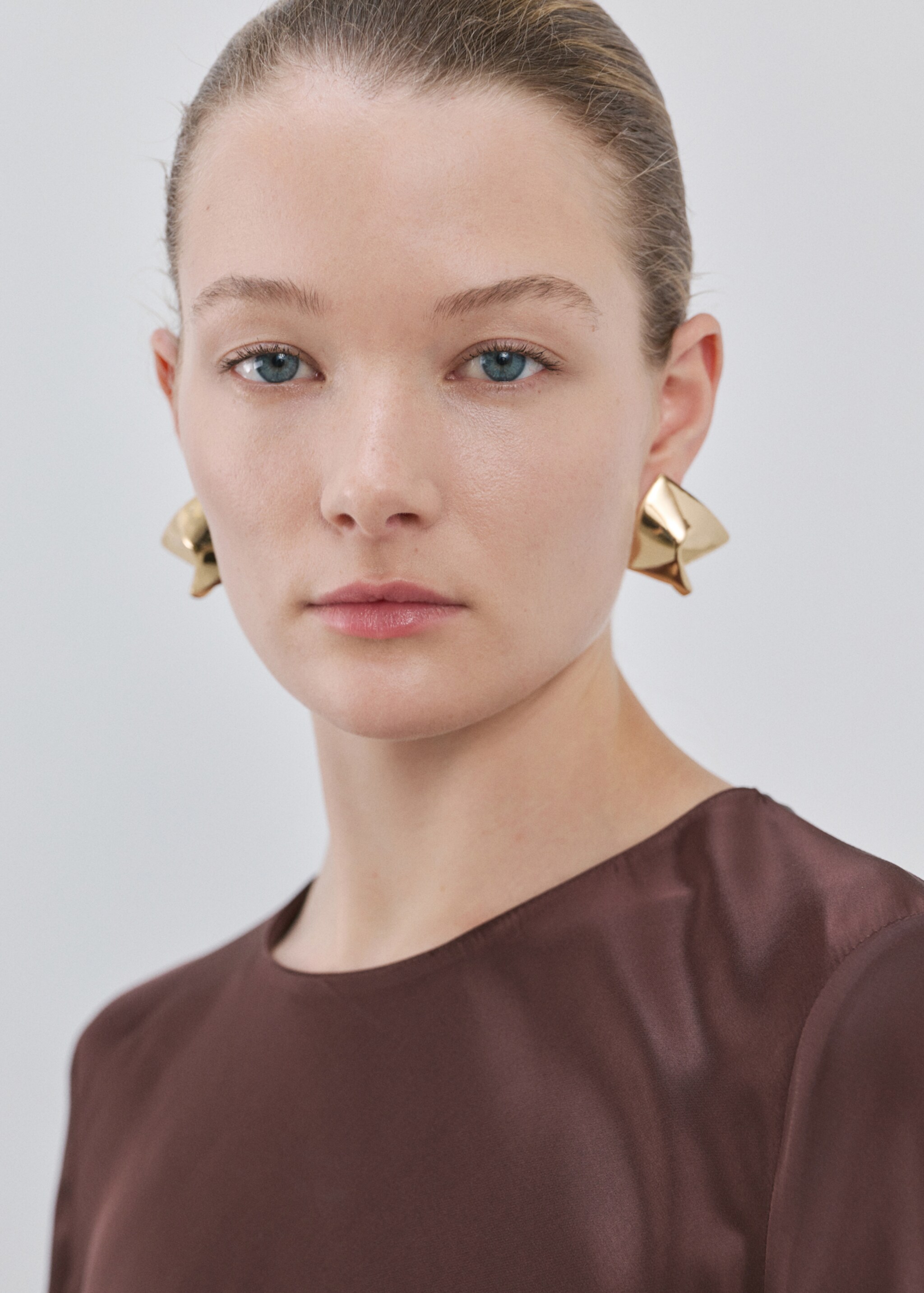 Long flared dress - Details of the article 1, Brown. Ref: 27004098-00.