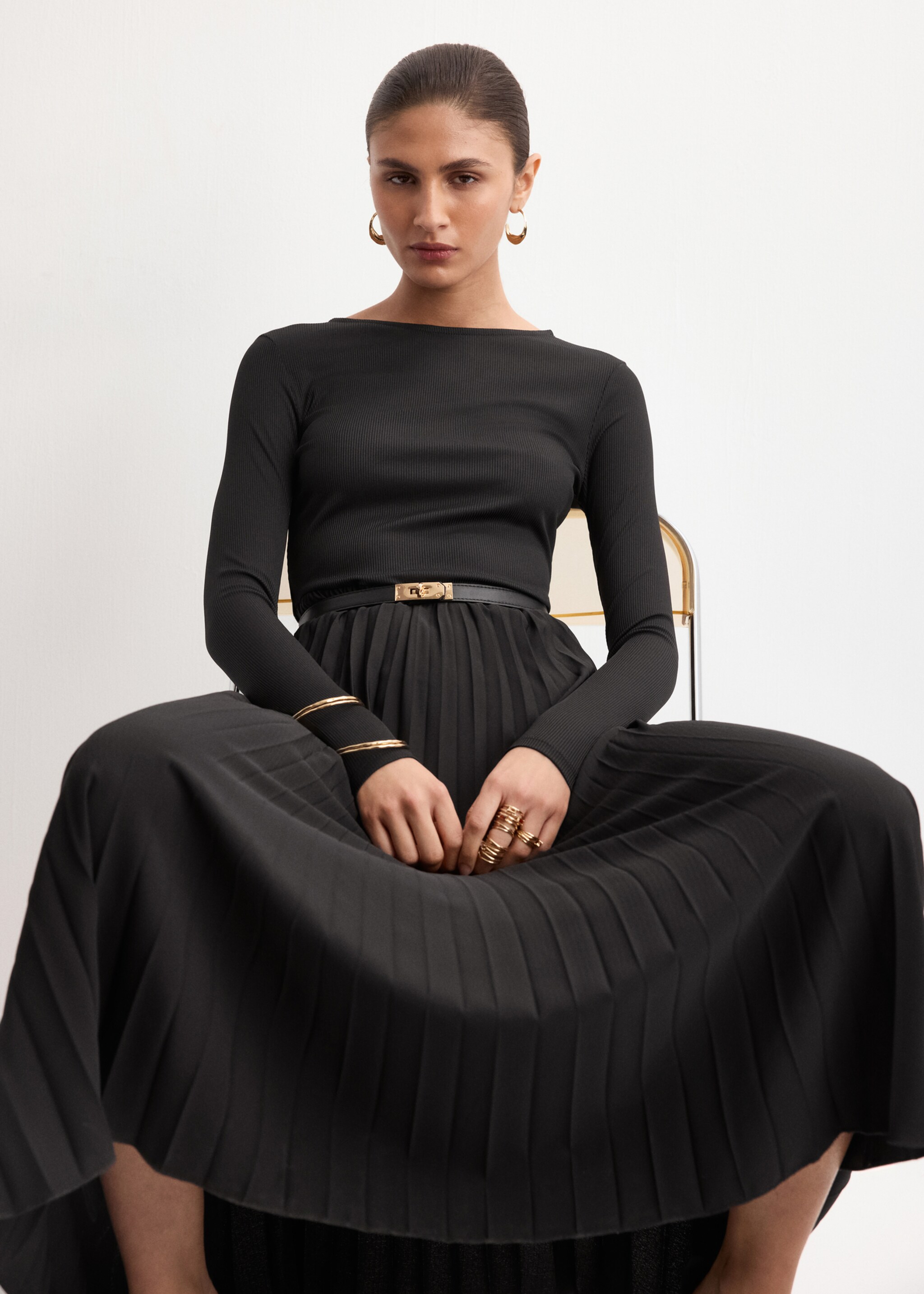 Flared midi-dress with belt - Details of the article 2, Black. Ref: 27004102-00.