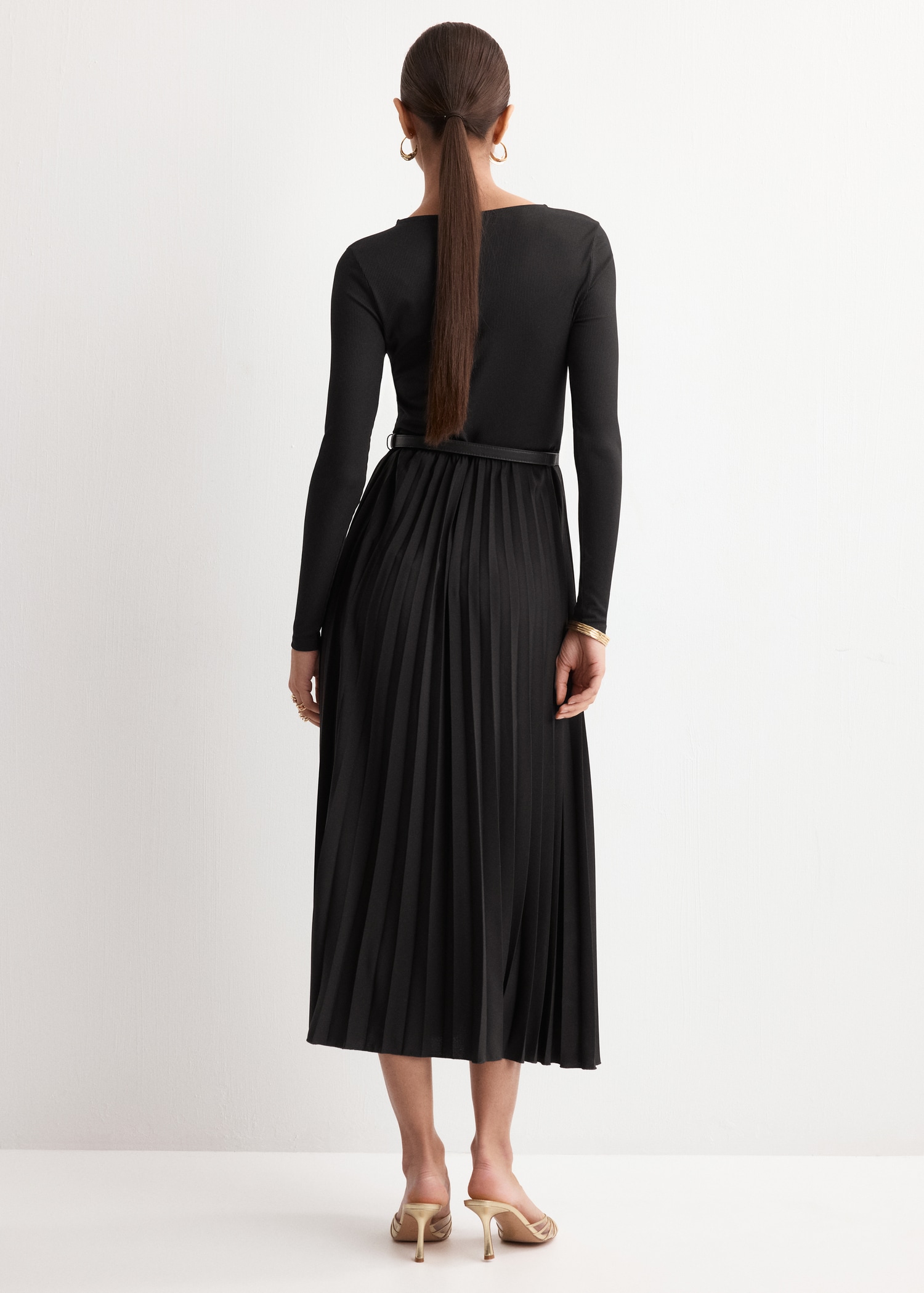 Flared midi-dress with belt - Reverse of the article