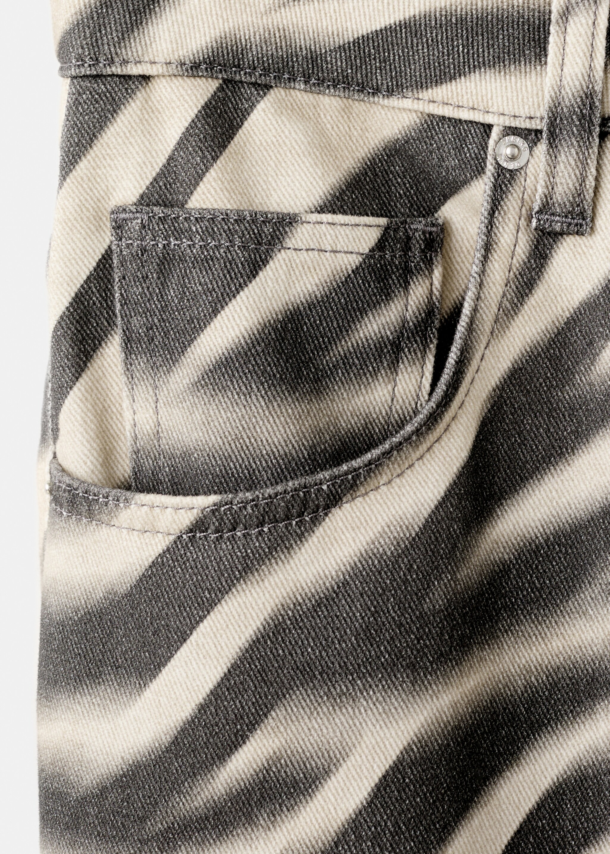 Zebra-print straight-fit jeans - Details of the article 8, Off White. Ref: 27004109-00.