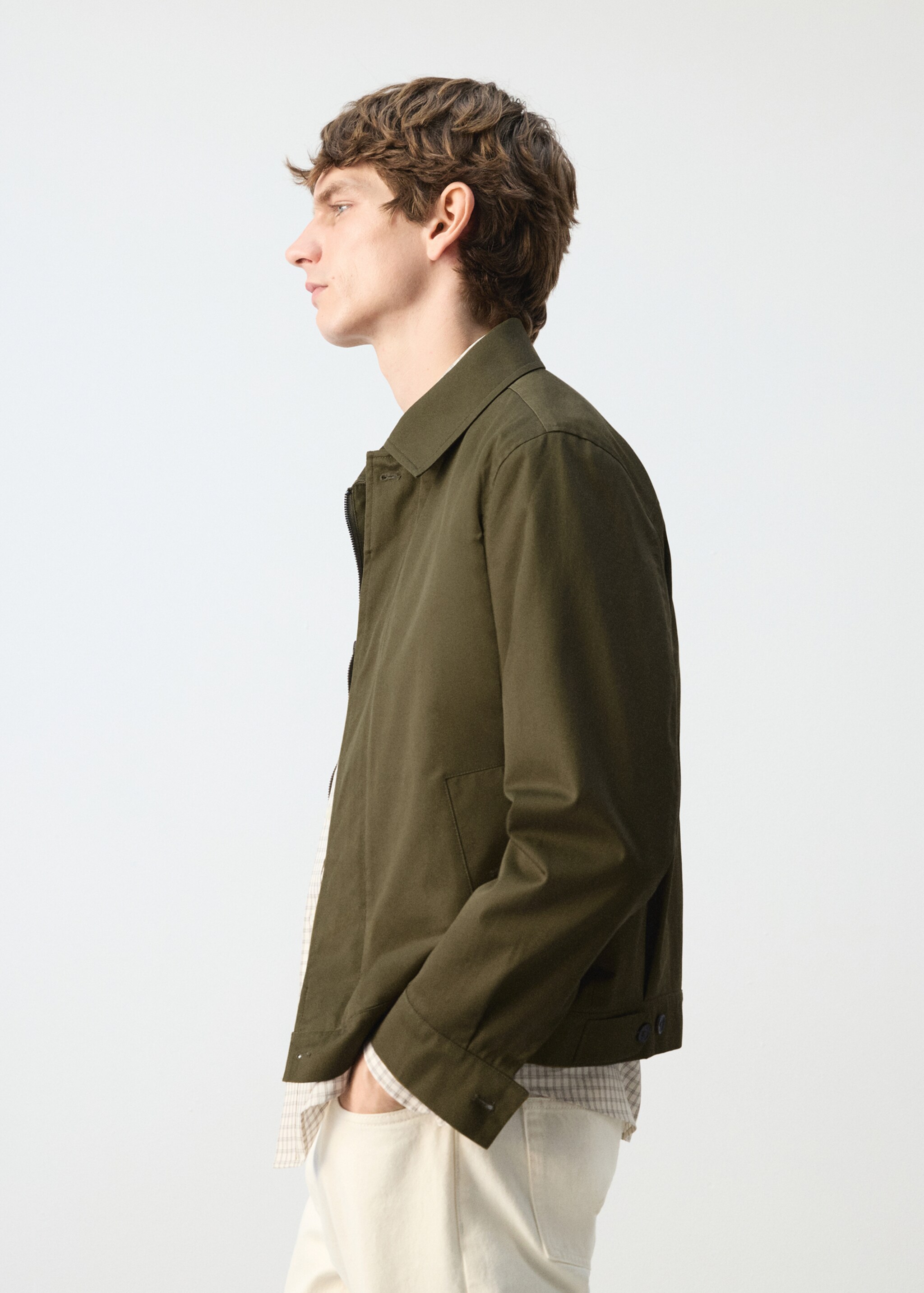 Water-repellent jacket with hidden zip - Details of the article 2, Olive Green. Ref: 27004412-00.