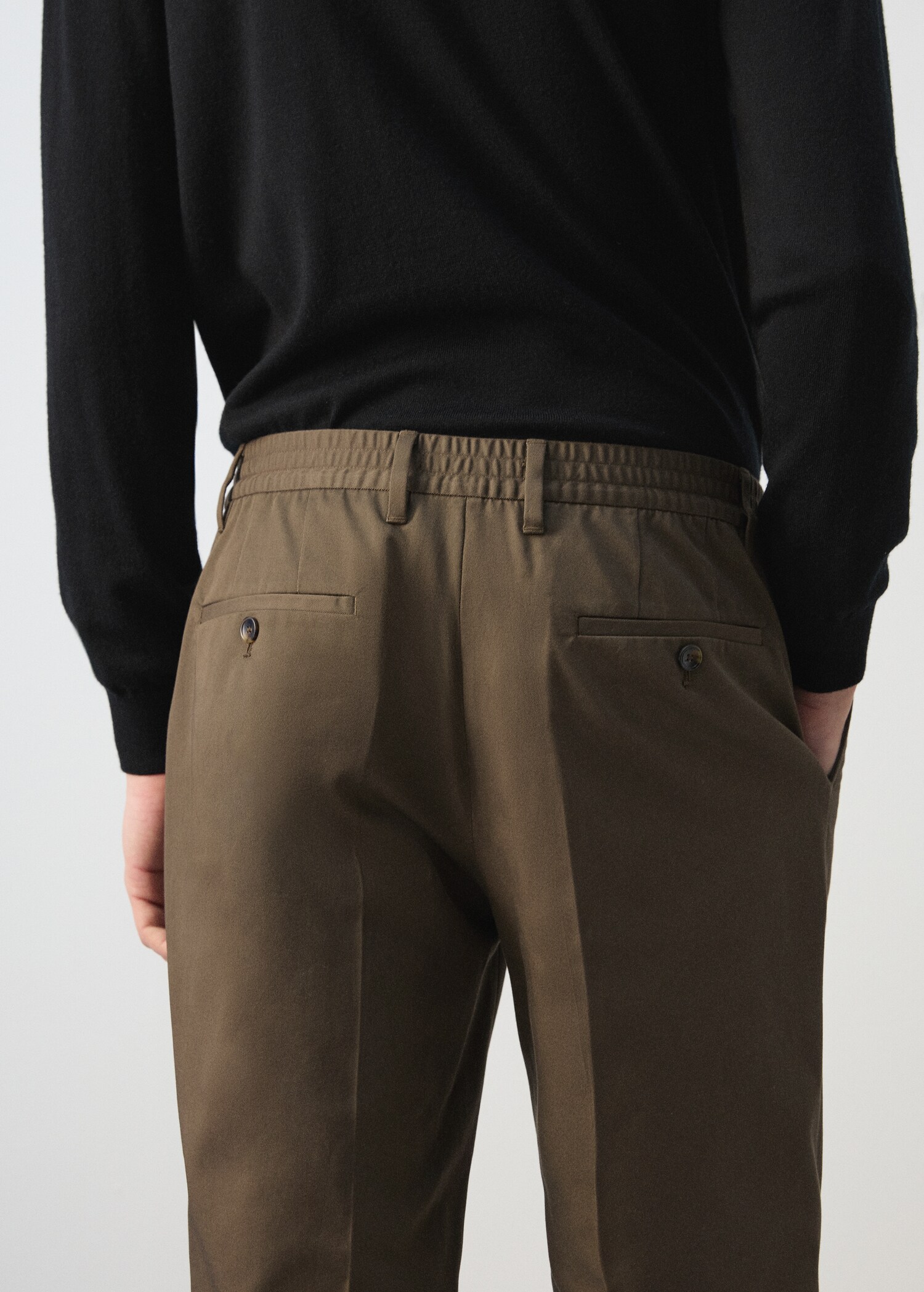 Pleated trousers with elastic waistband - Details of the article 6