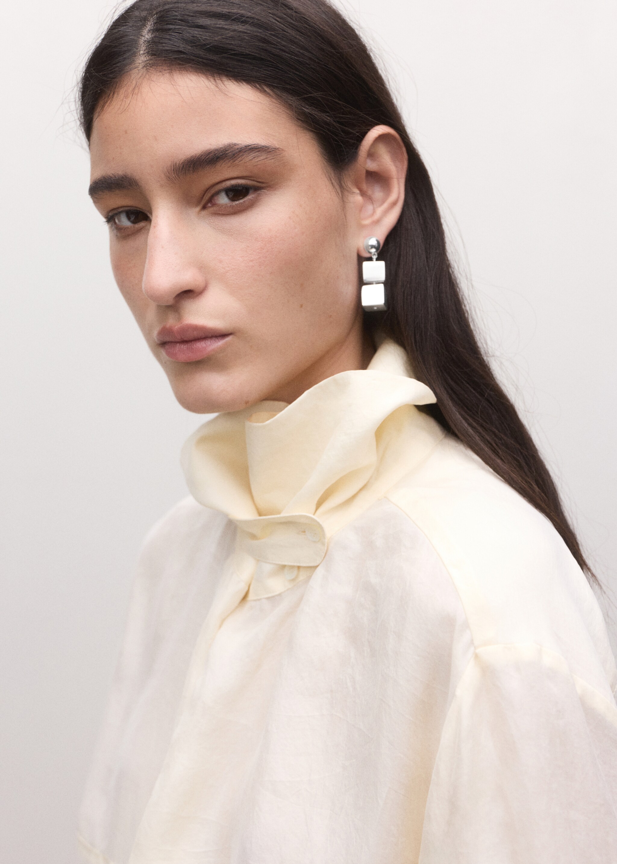 Dangling metal cube earrings - Pormenor do artigo 9, Prata. Ref: 27004448-00.