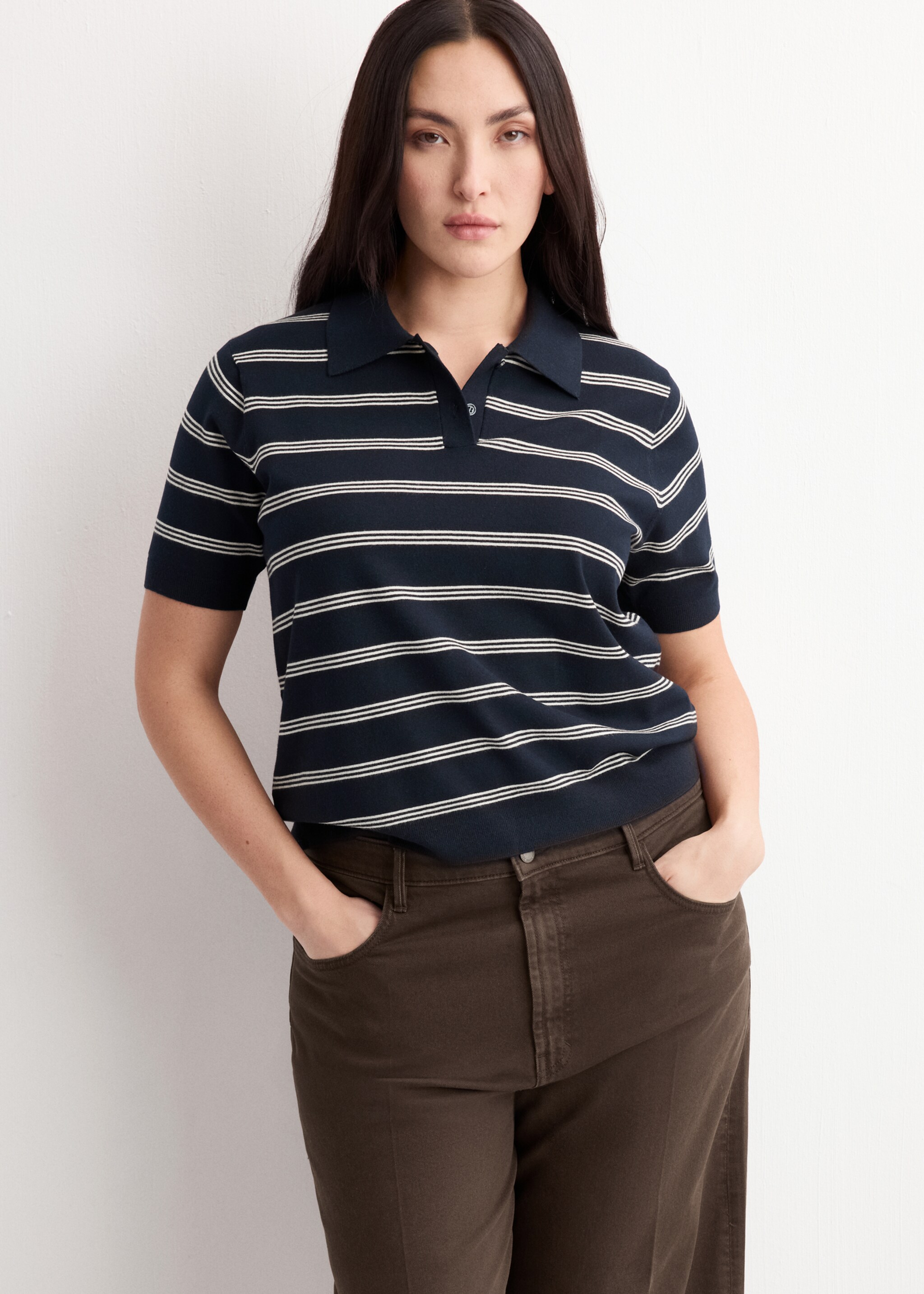 كنزة محبوكة بياقة بولو - تفاصيل المنتج 5, أزرق غامق. Ref: 27004778-00.