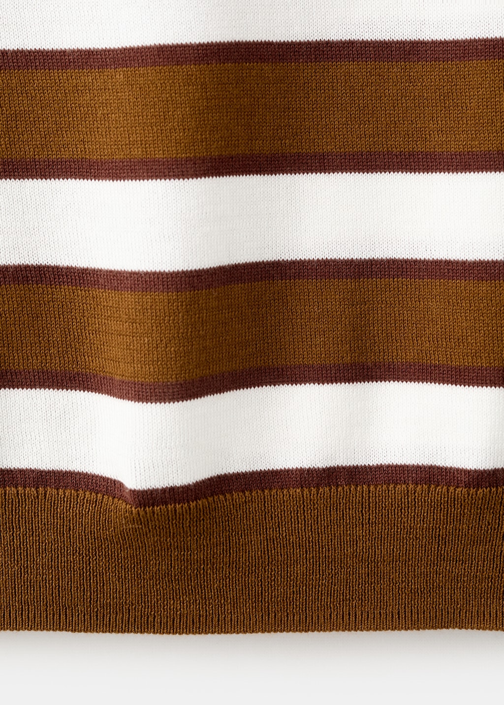 Short-sleeved knitted sweater - image 5