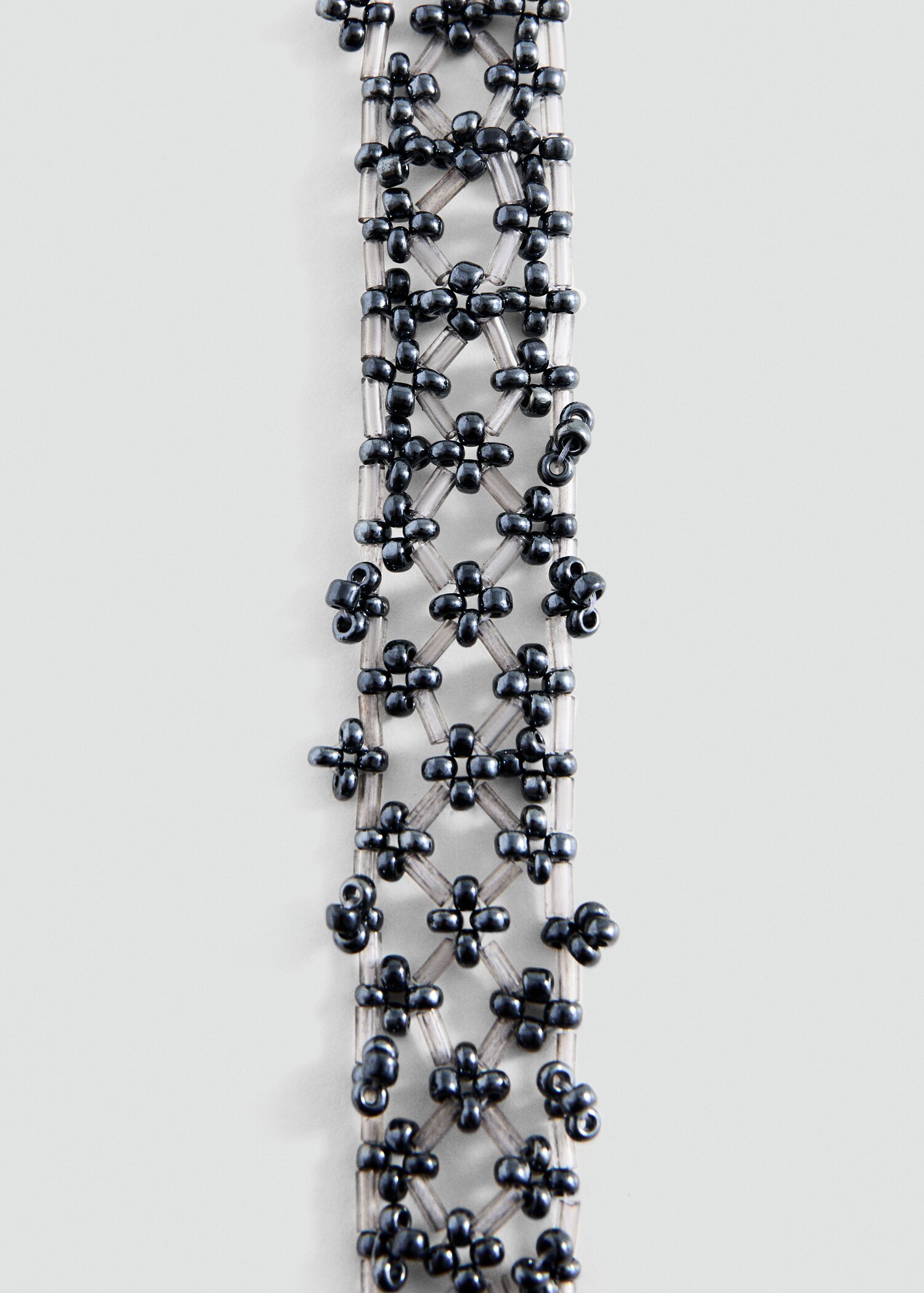 قلادة مع خرز شبكية - رؤية وسط