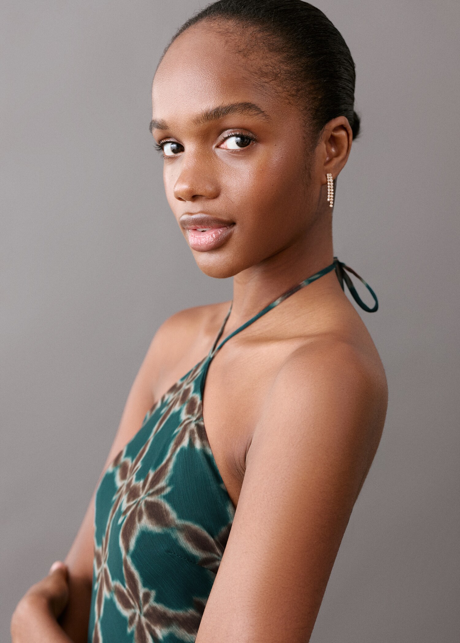 Halter-neck printed dress - Details of the article 1