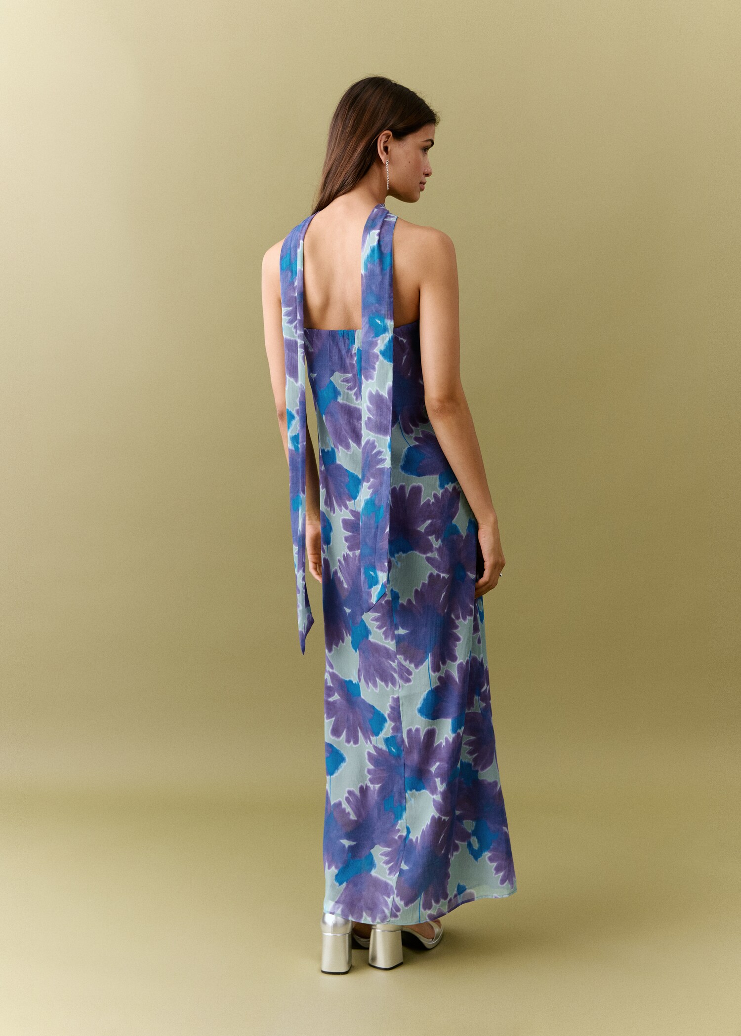 فستان .-- gardenia - الجهة الخلفية للمنتج