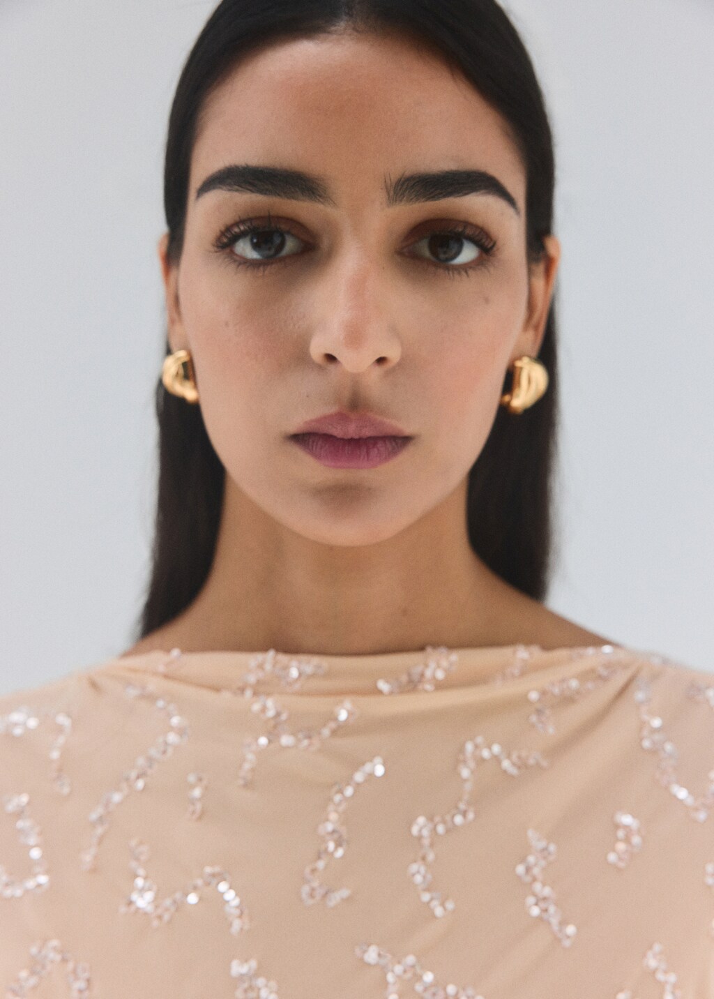 Sequin dress with open back - image 4