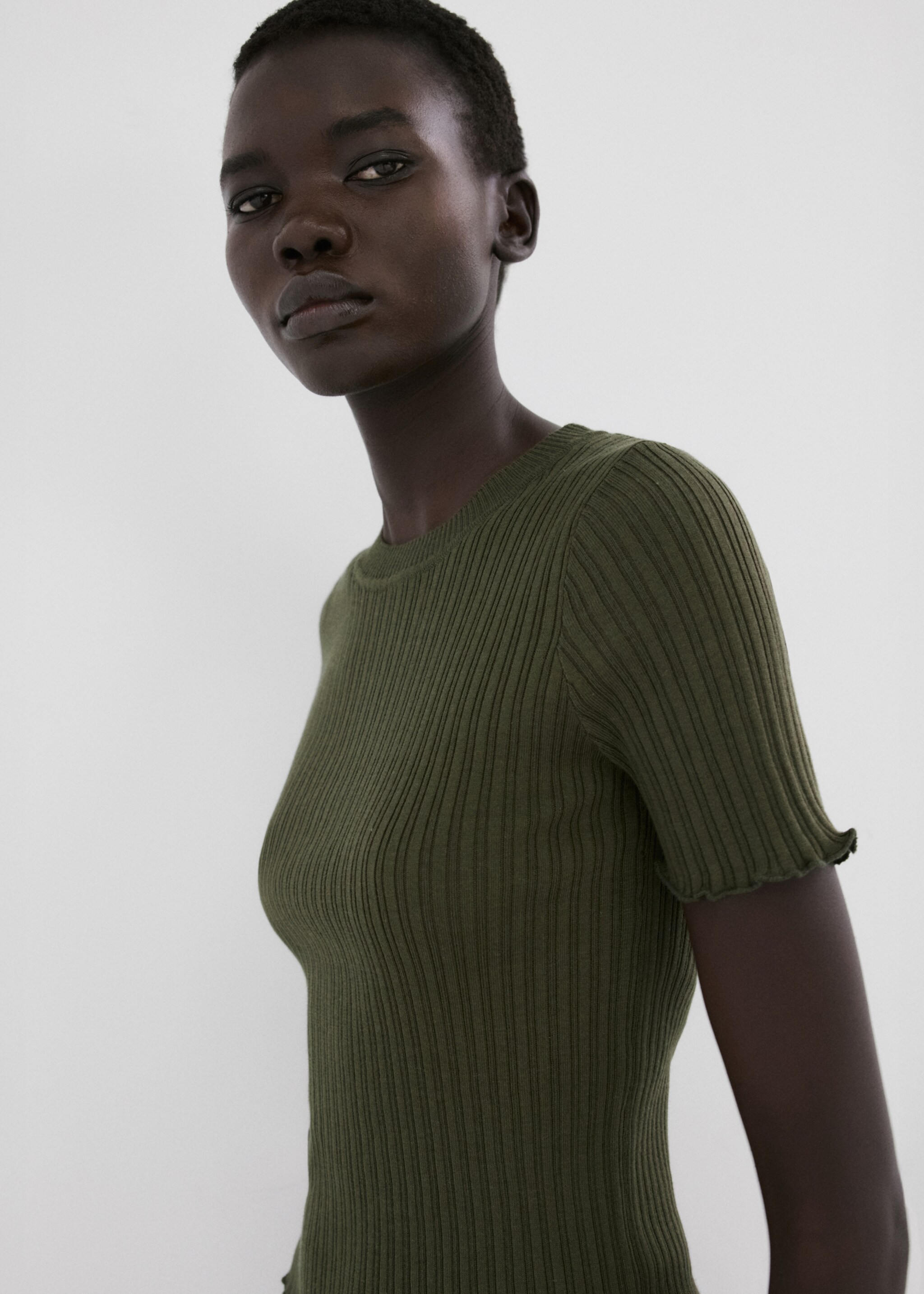 T-shirt maille côtelée - Plan moyen, Kaki. Ref: 27005825-00.