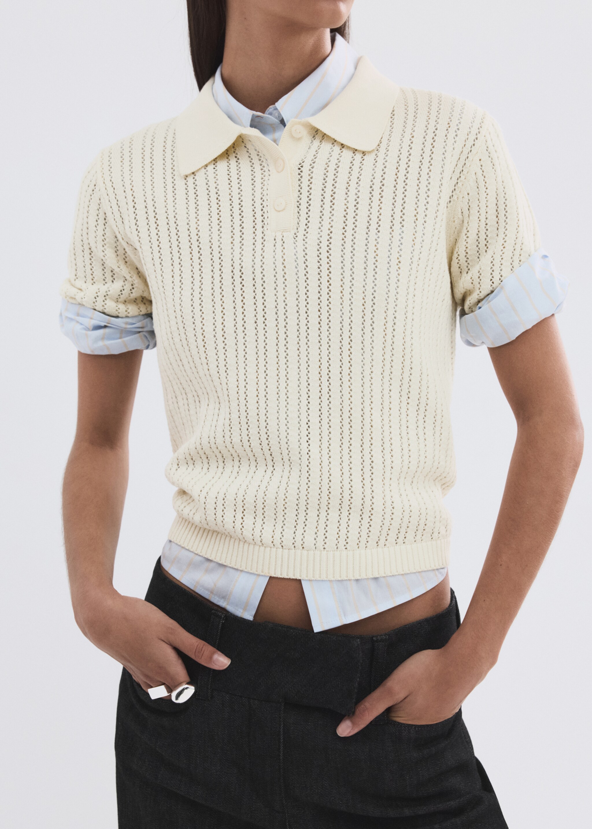 سترة منسوجة مخرمة برقبة بولو - رؤية وسط, بيج فاتح. Ref: 27005829-00.