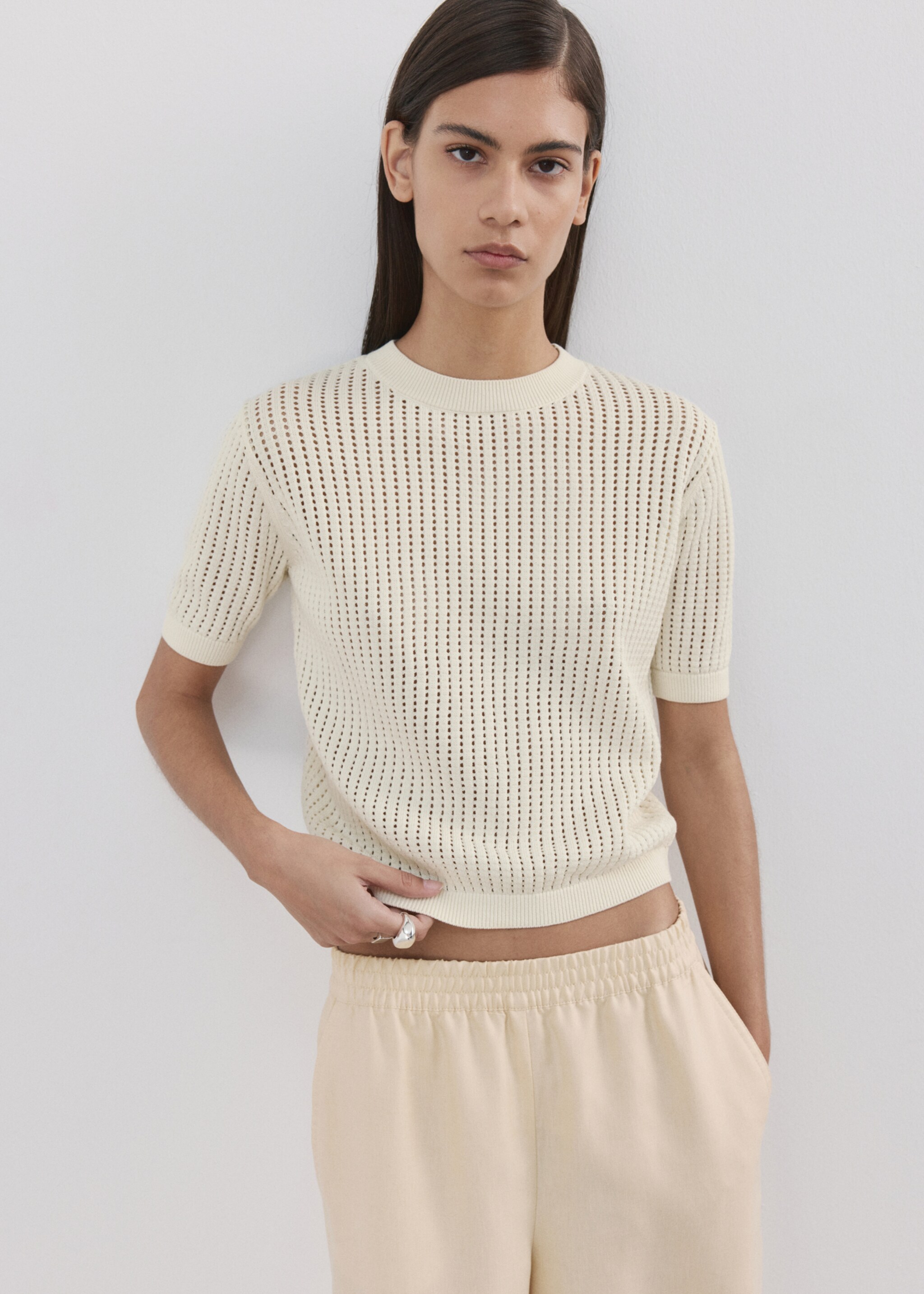 Short-sleeved openwork knitted sweater - Medium plane, Ecru. Ref: 27005830-00.
