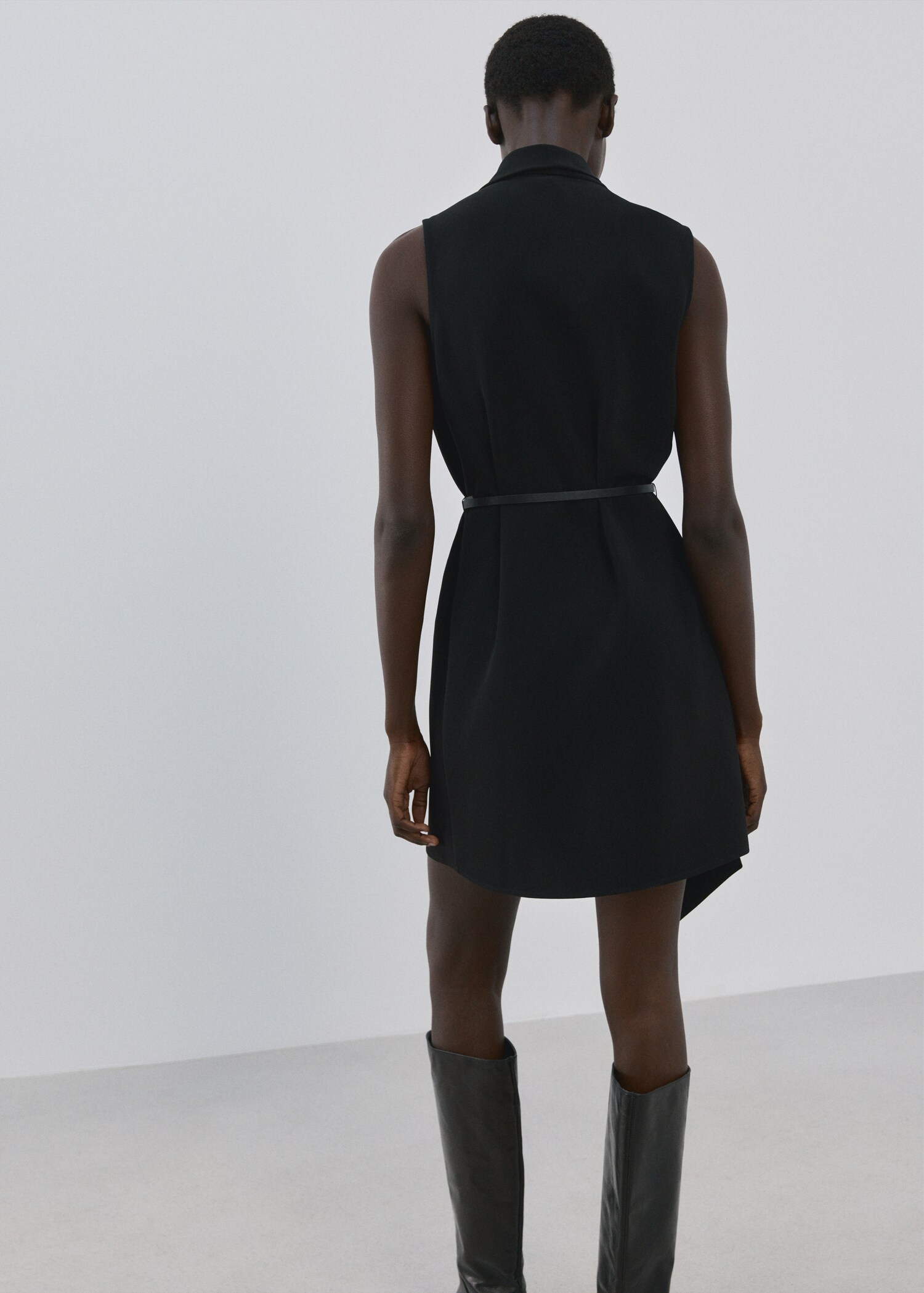 فستان .-- eleonora - الجهة الخلفية للمنتج