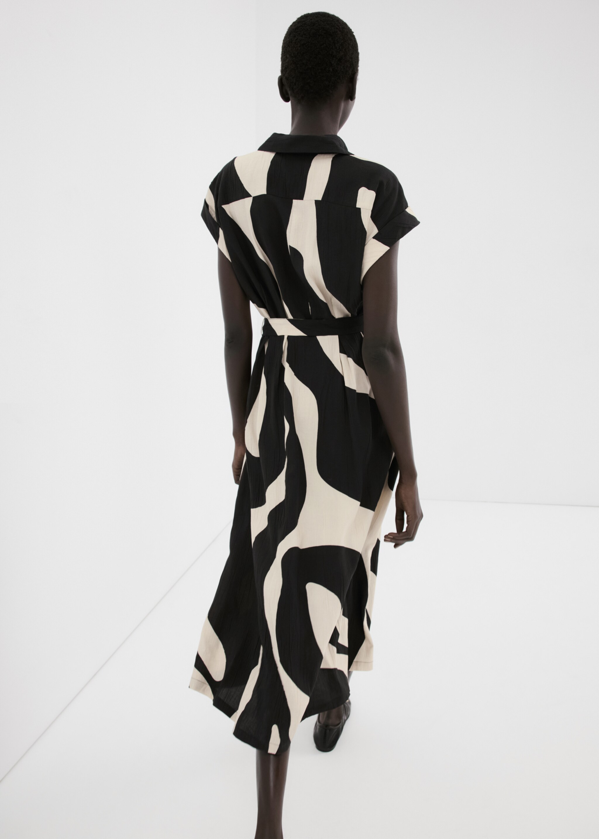 Vestido camisero largo estampado - Reverso del artículo, Negro. Ref: 27005839-00.