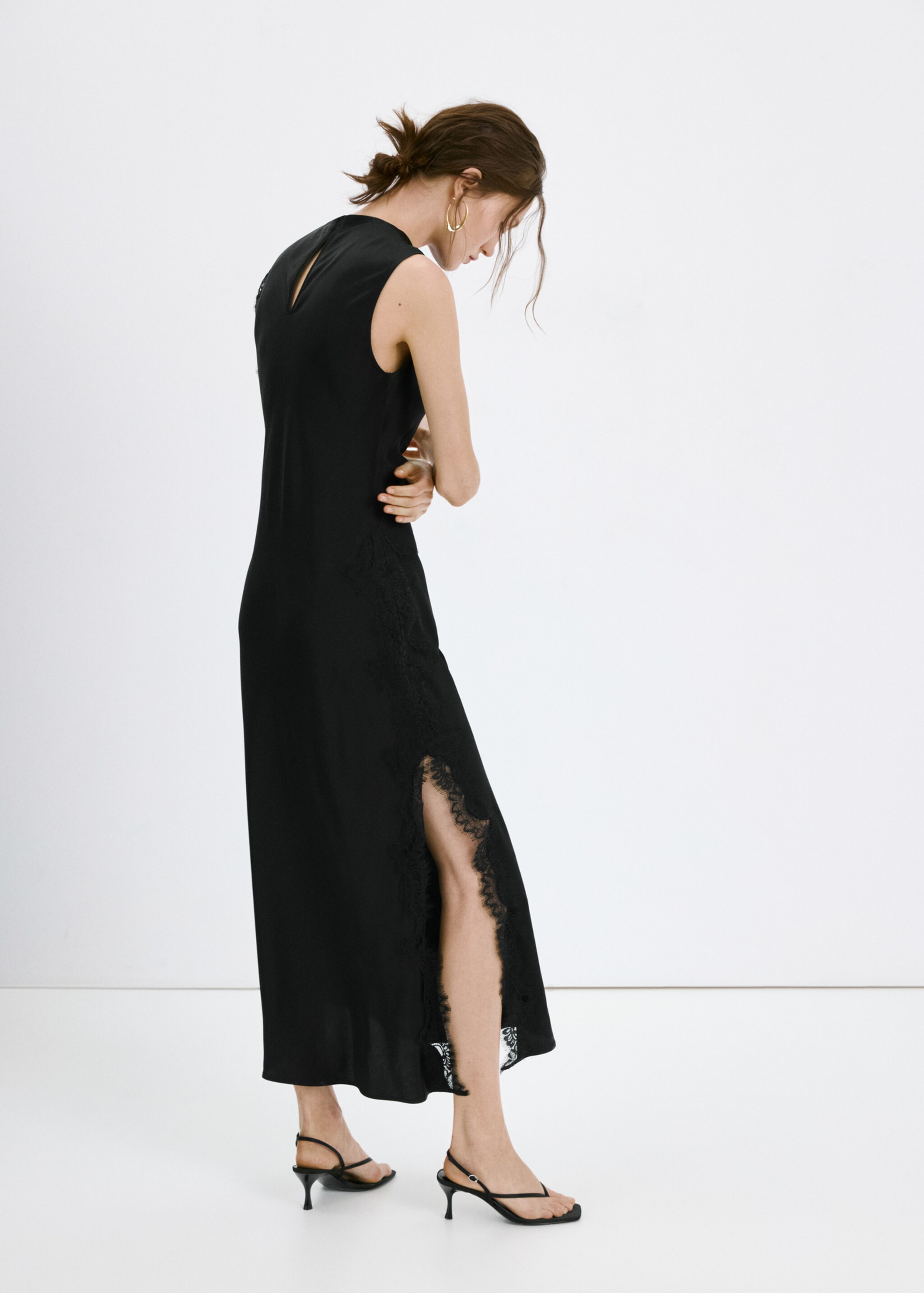 Vestido largo satinado detalles encaje - Reverso del artículo, Negro. Ref: 27005843-00.